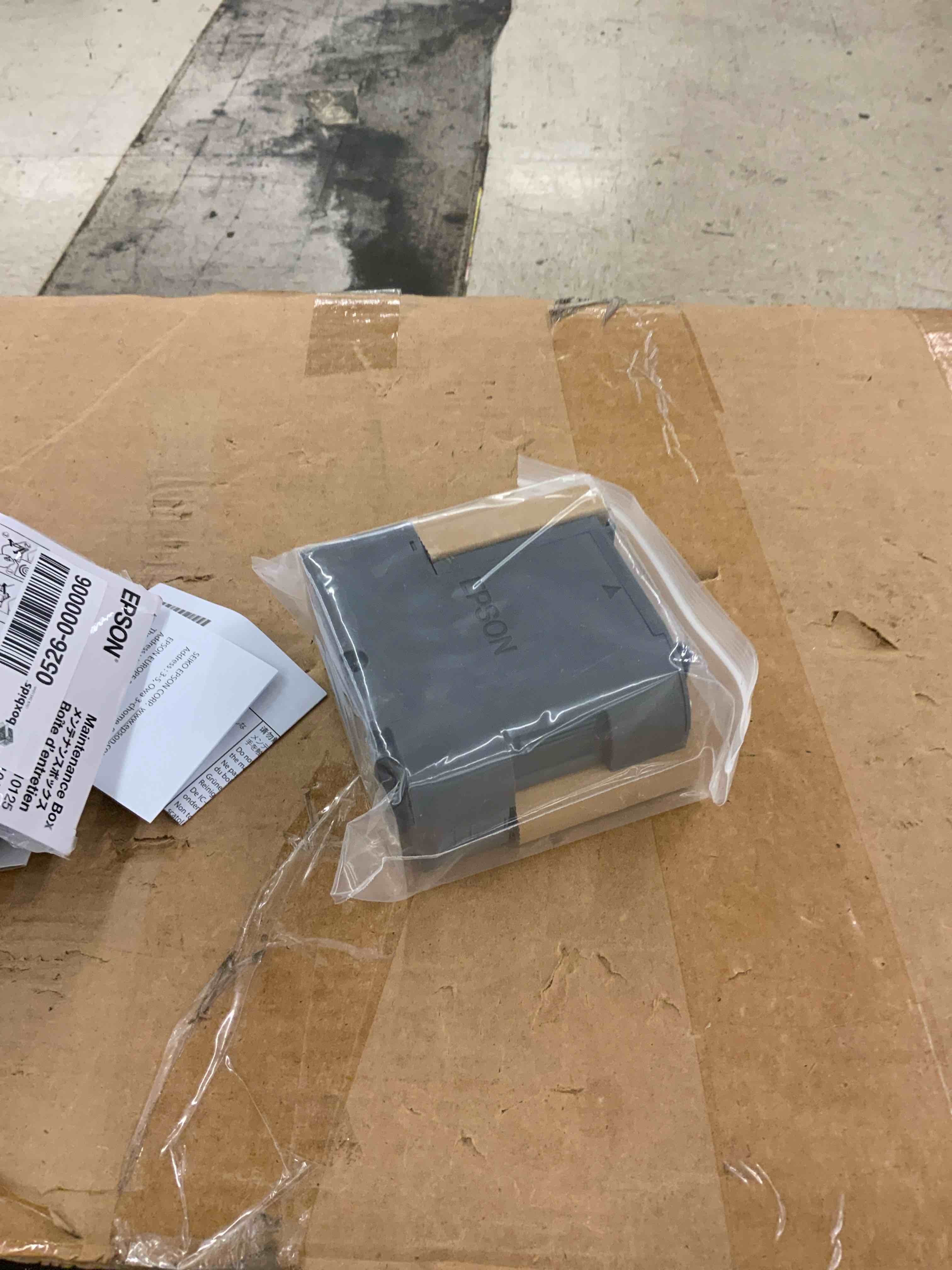https://s3.amazonaws.com/lotting-images-prod/BoxBids/BXB0507225_1780165569957.jpeg
