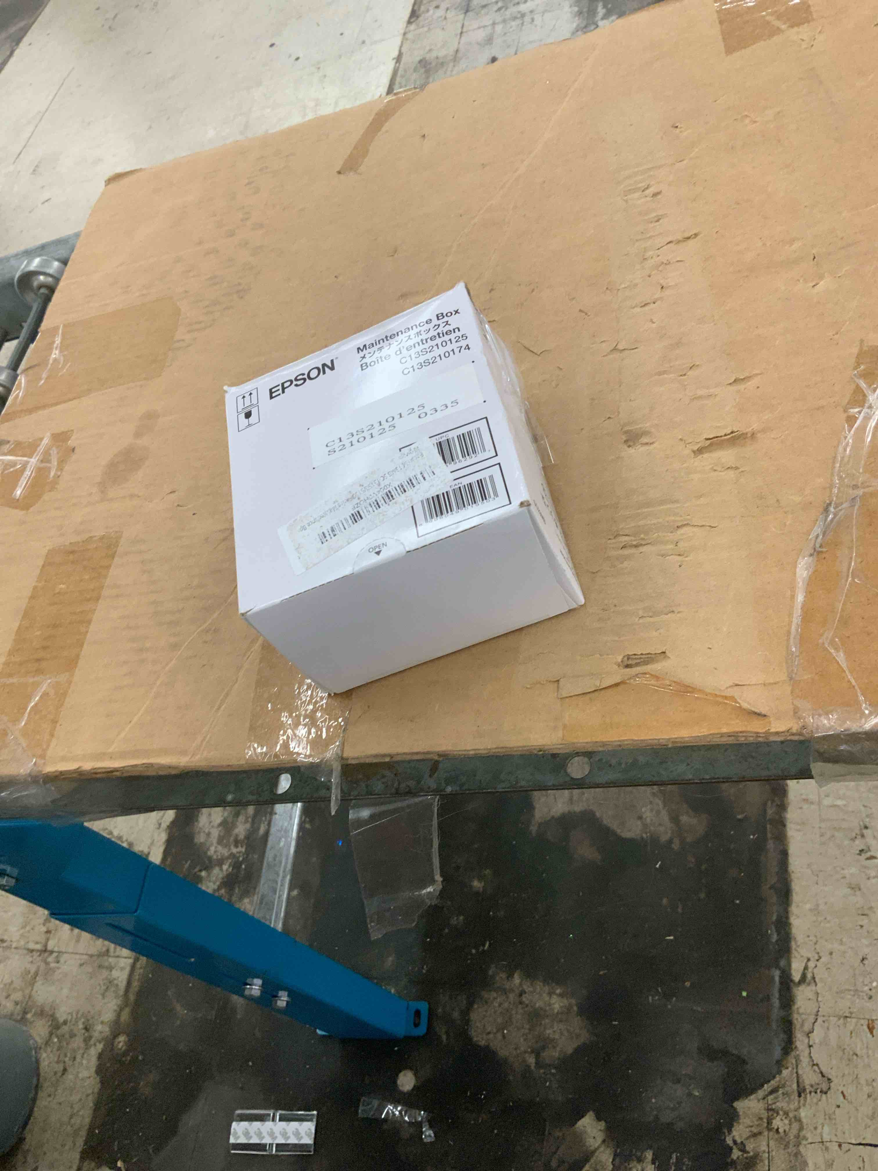 https://s3.amazonaws.com/lotting-images-prod/BoxBids/BXB0507225_1780165613421.jpeg