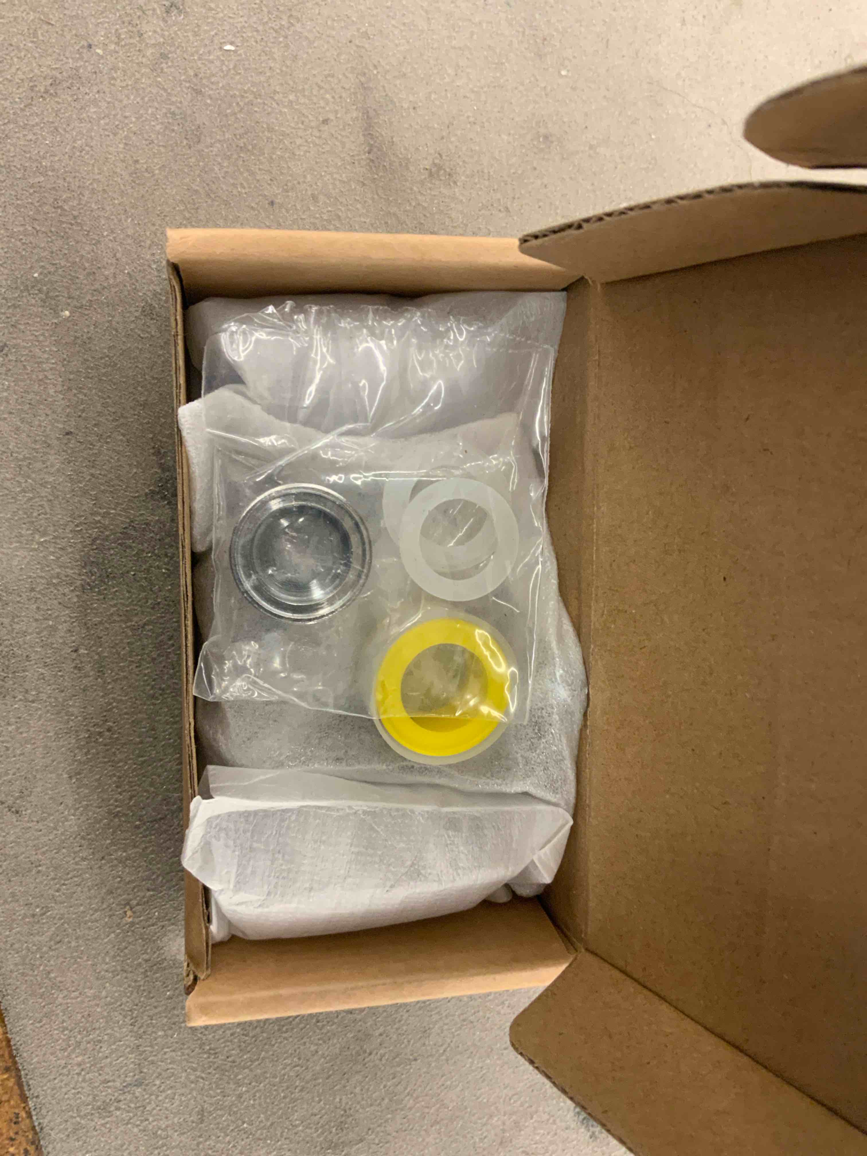 https://s3.amazonaws.com/lotting-images-prod/BoxBids/BXB0507278_1780077104206.jpeg