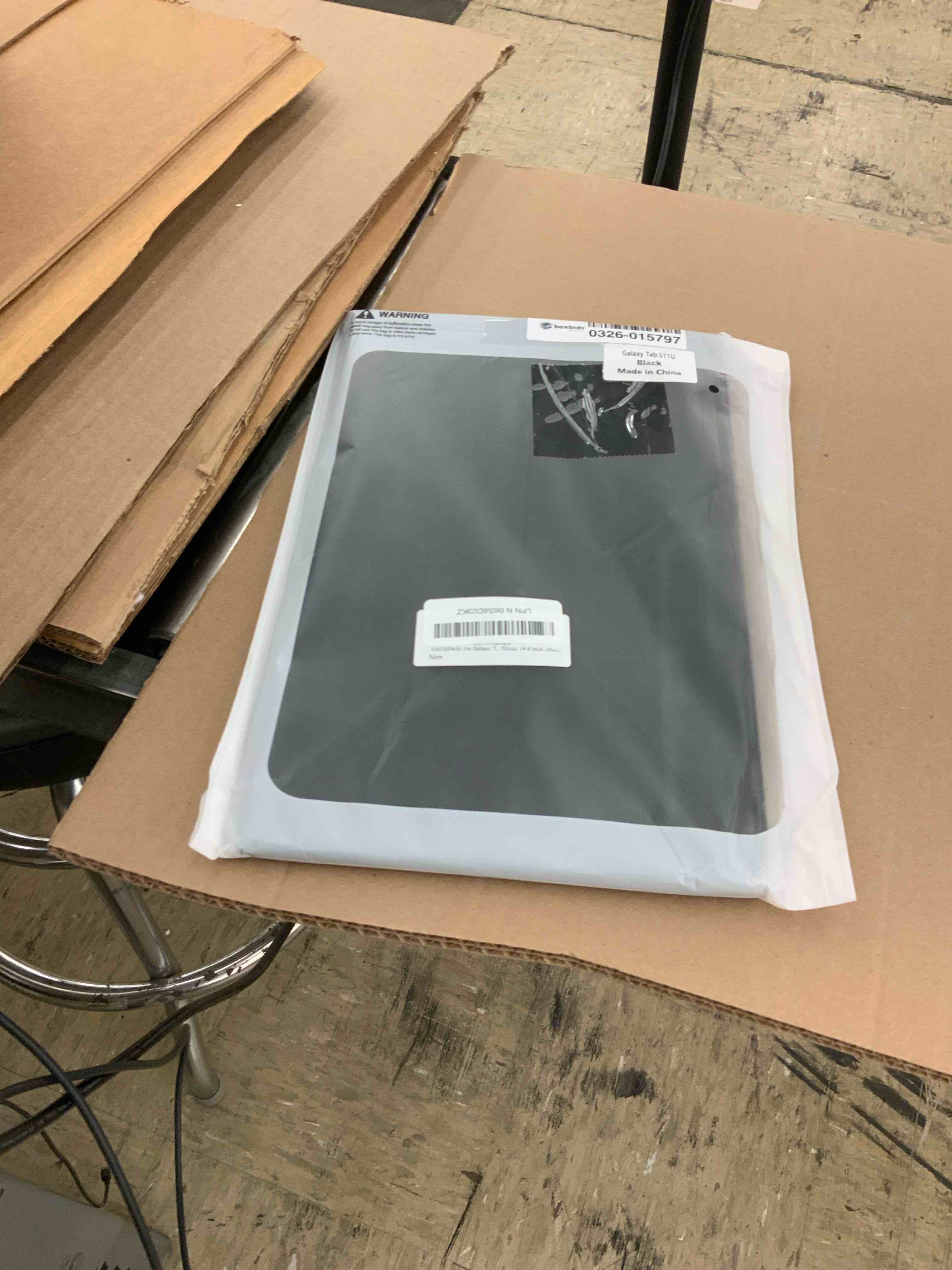 https://s3.amazonaws.com/lotting-images-prod/BoxBids/BXB0507308_1780070159755.jpeg