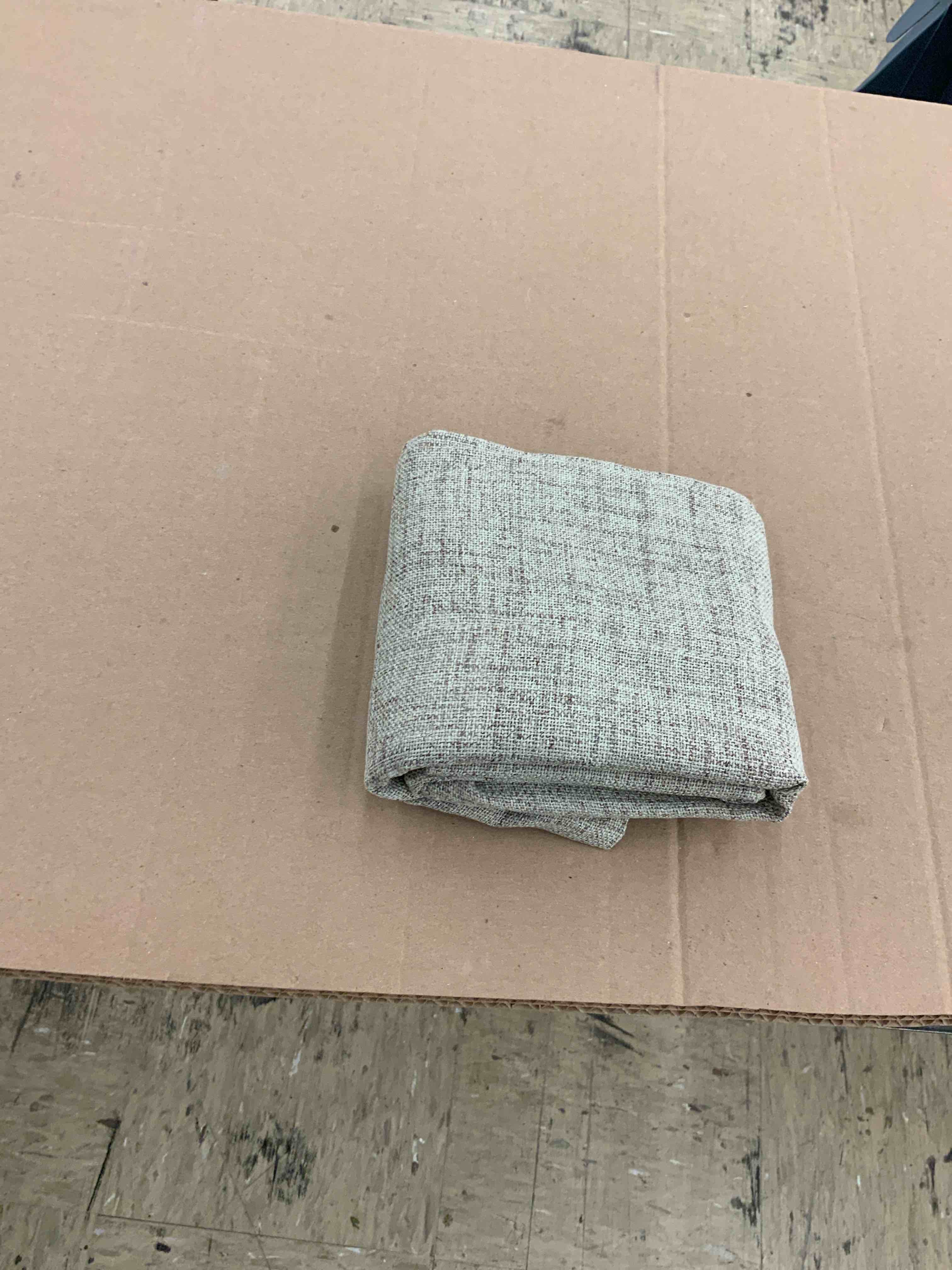 https://s3.amazonaws.com/lotting-images-prod/BoxBids/BXB0507336_1780064984933.jpeg