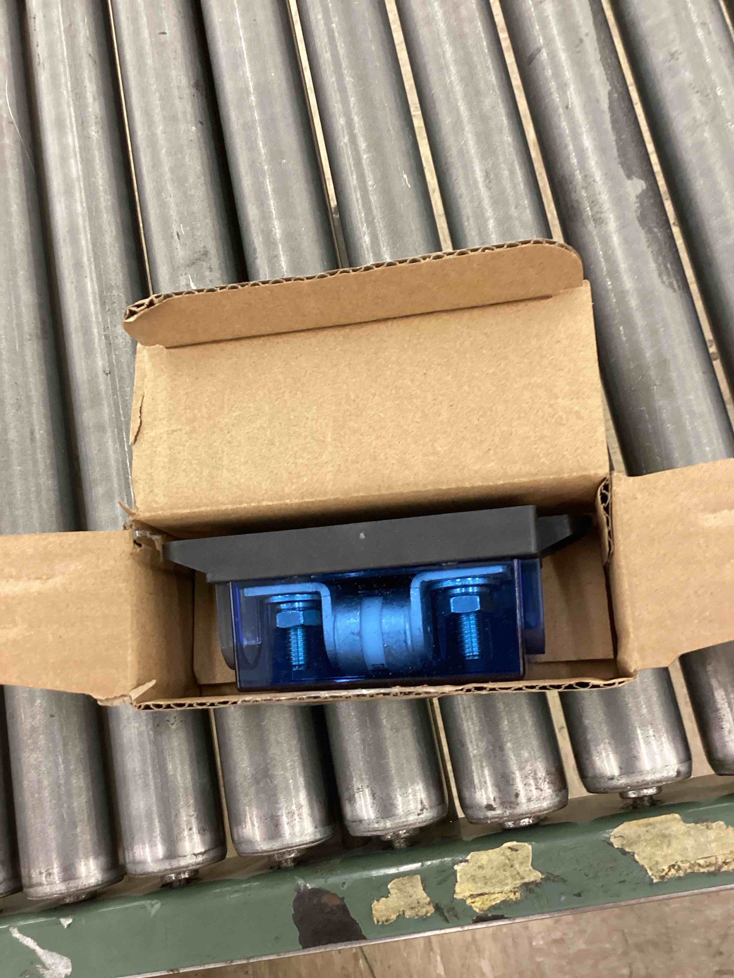 https://s3.amazonaws.com/lotting-images-prod/BoxBids/BXB0507418_1780082710615.jpeg
