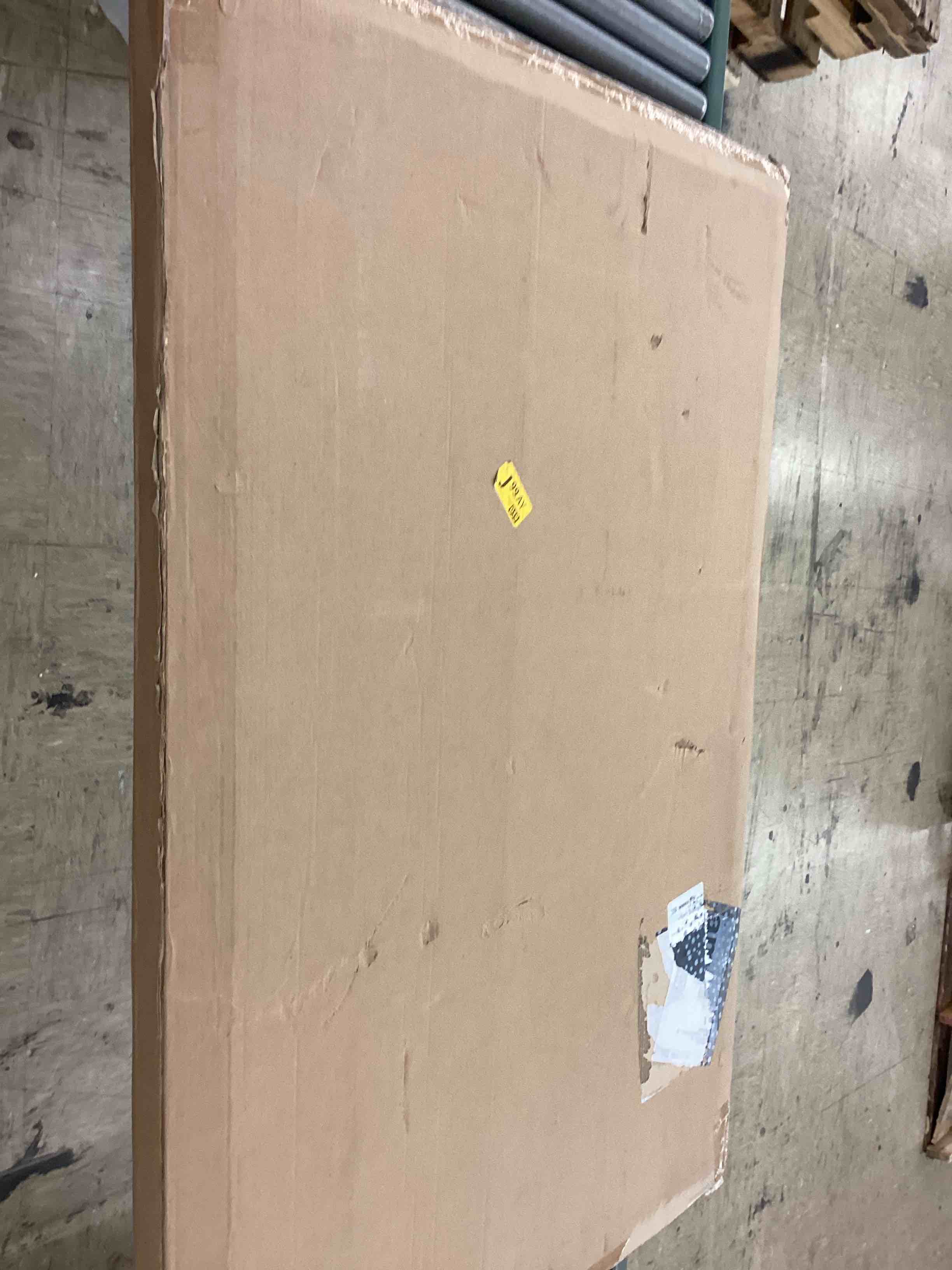 https://s3.amazonaws.com/lotting-images-prod/BoxBids/BXB0507446_1780409318293.jpeg
