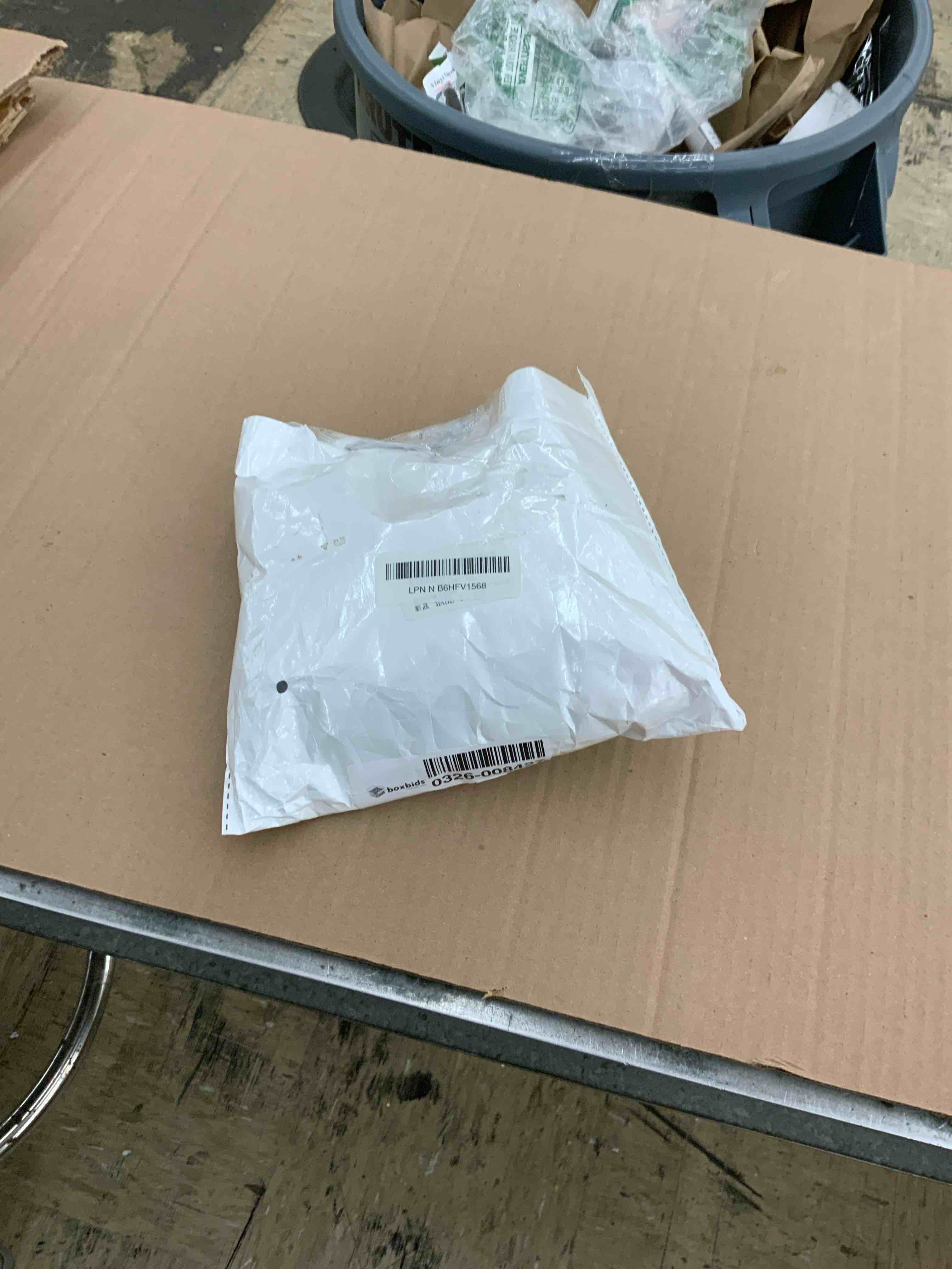 https://s3.amazonaws.com/lotting-images-prod/BoxBids/BXB0507477_1780413720103.jpeg