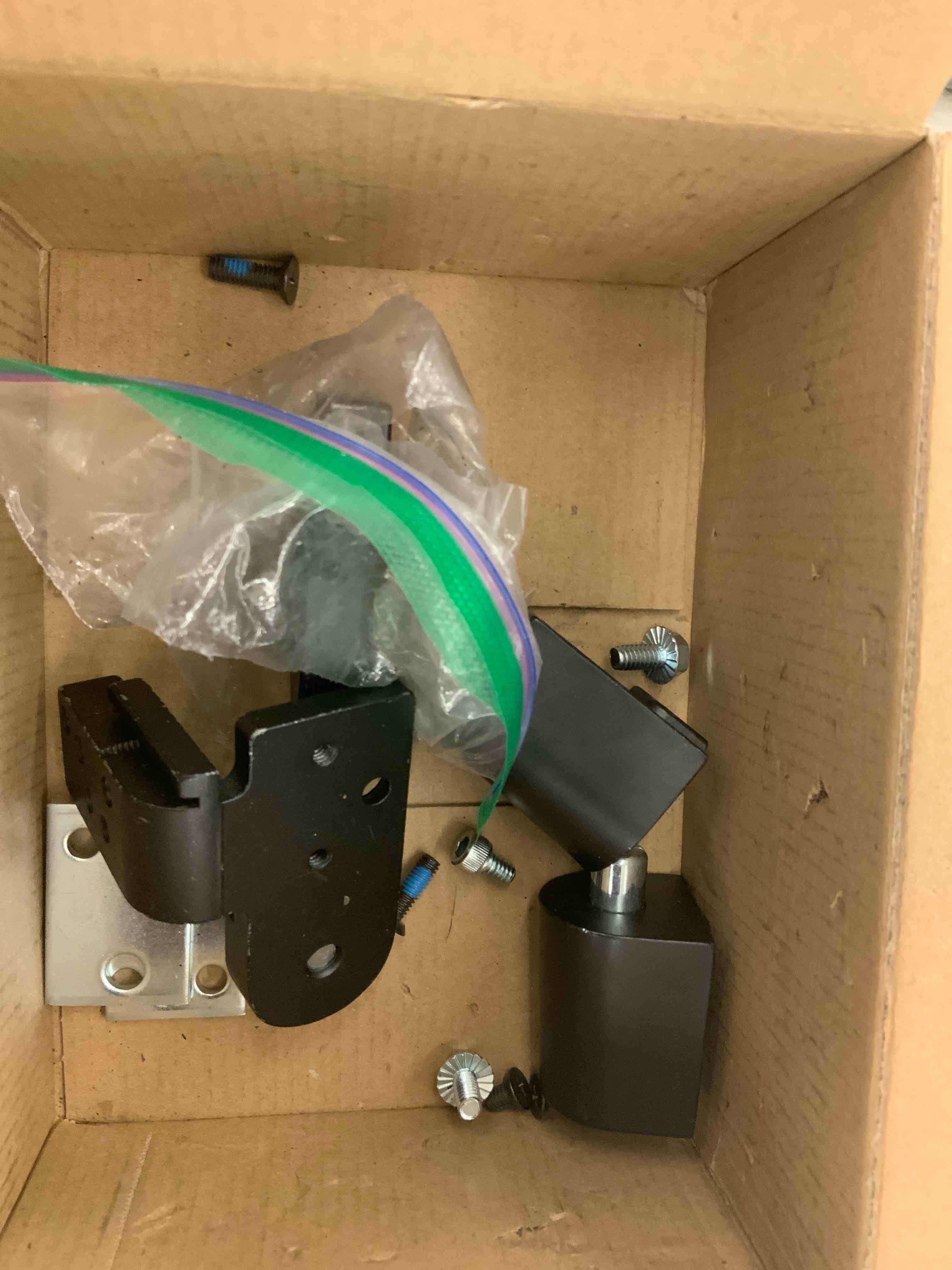 https://s3.amazonaws.com/lotting-images-prod/BoxBids/BXB0507517_1779907350661.jpeg