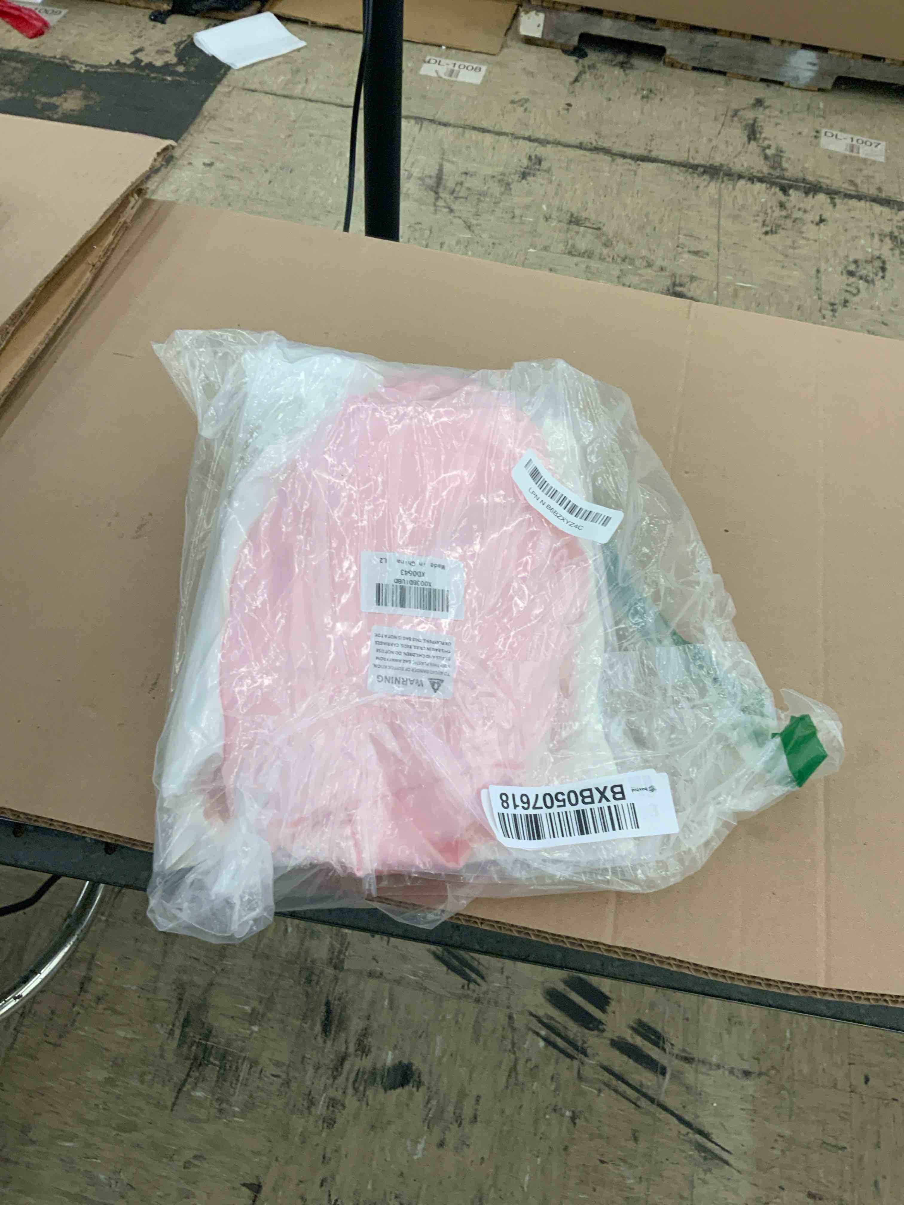 https://s3.amazonaws.com/lotting-images-prod/BoxBids/BXB0507618_1779990569161.jpeg