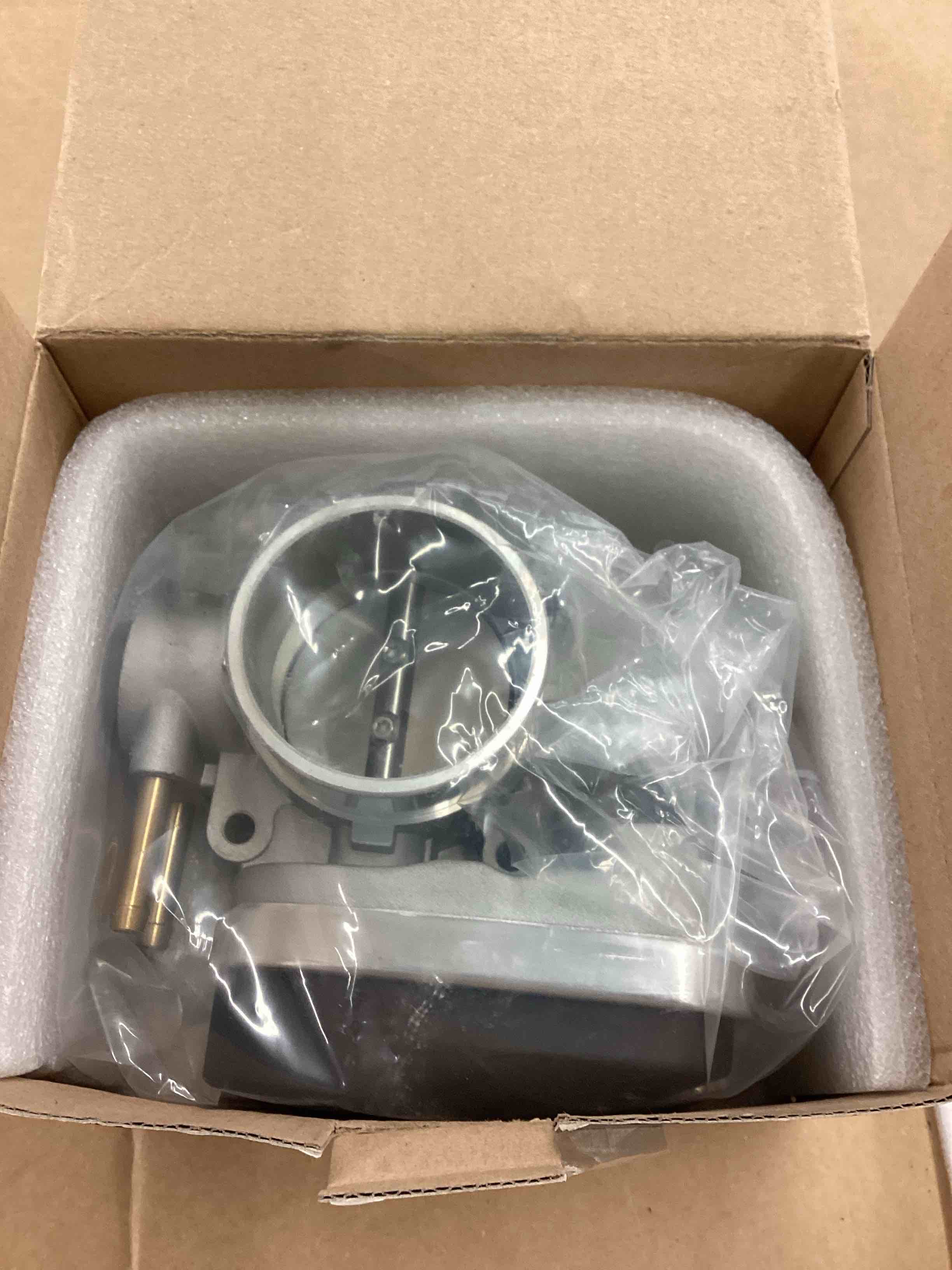 https://s3.amazonaws.com/lotting-images-prod/BoxBids/BXB0507680_1780064766256.jpeg