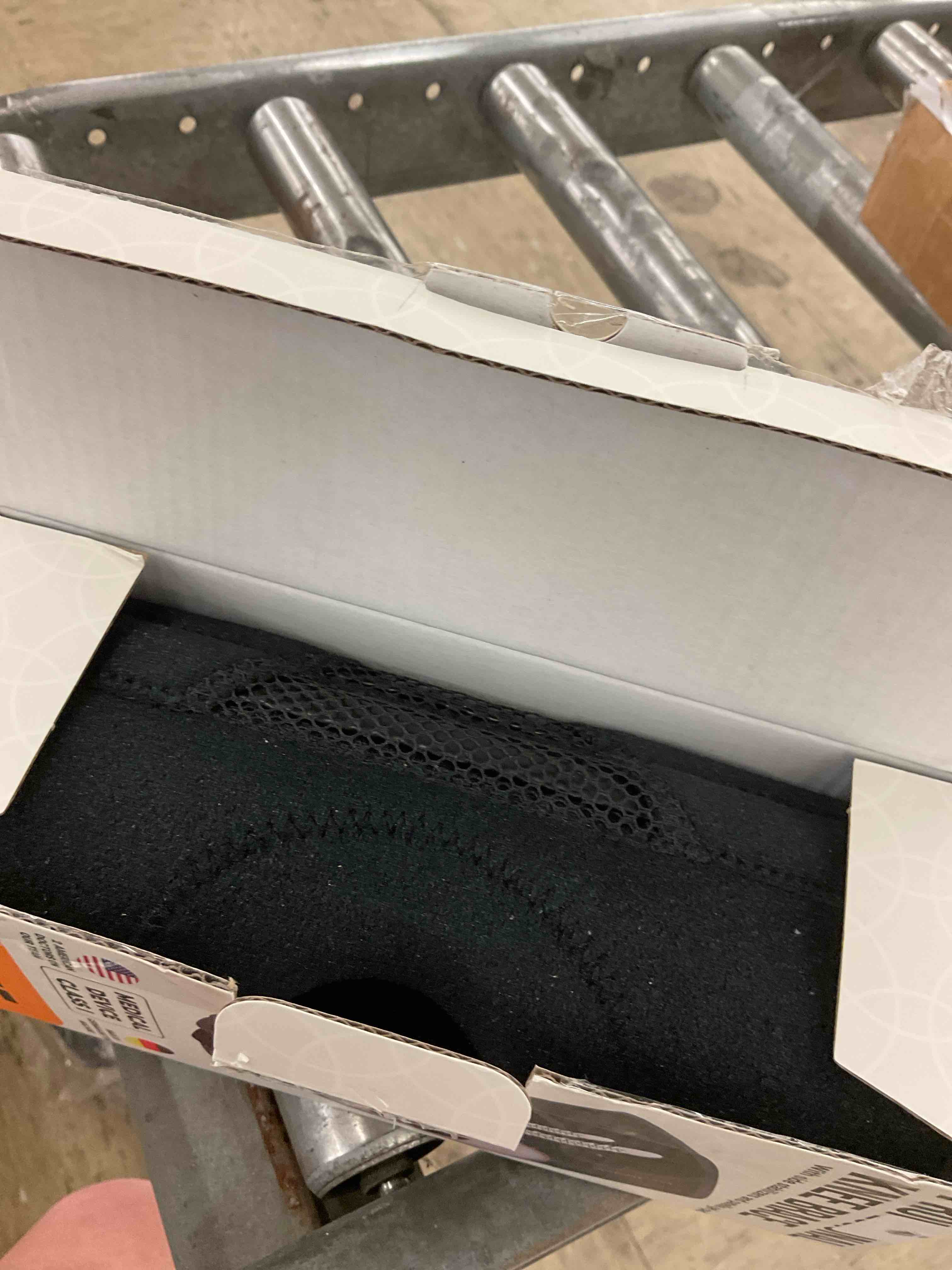 https://s3.amazonaws.com/lotting-images-prod/BoxBids/BXB0507722_1779810057801.jpeg