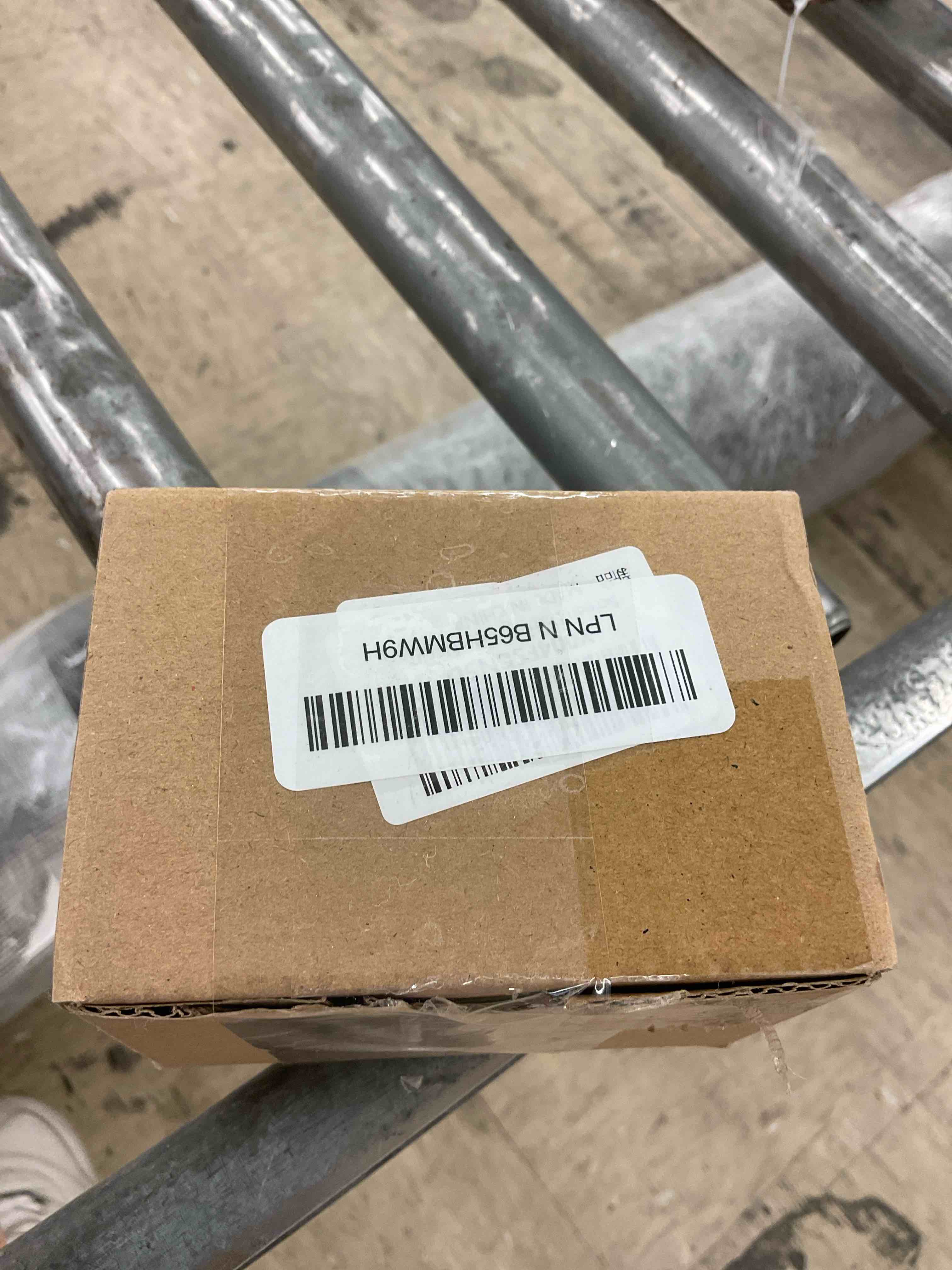 https://s3.amazonaws.com/lotting-images-prod/BoxBids/BXB0507735_1779813335019.jpeg