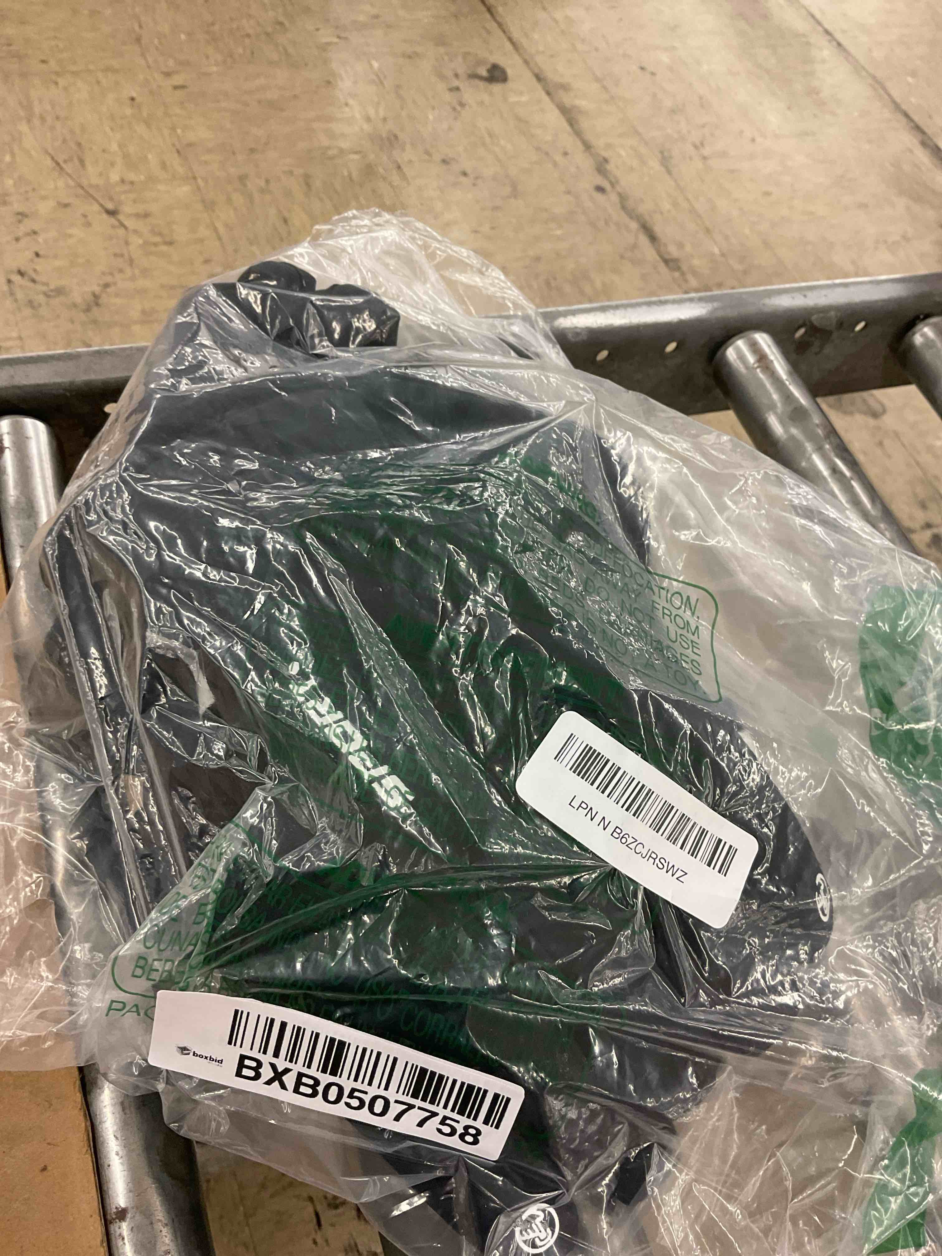 https://s3.amazonaws.com/lotting-images-prod/BoxBids/BXB0507758_1779820832796.jpeg
