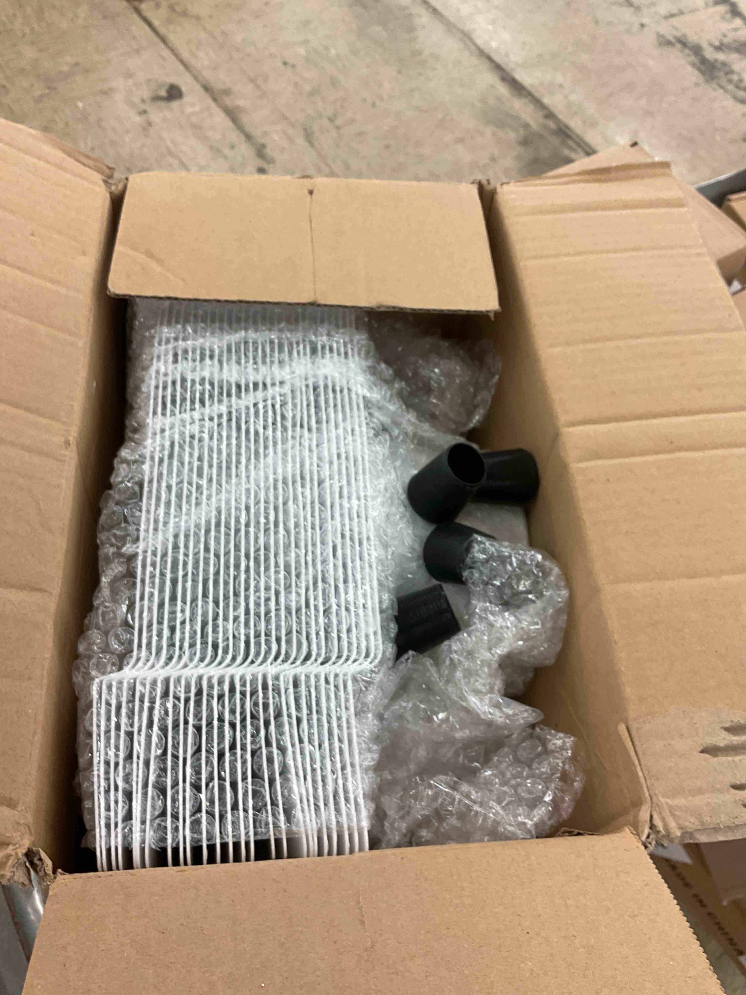 https://s3.amazonaws.com/lotting-images-prod/BoxBids/BXB0507764_1779824361864.jpeg