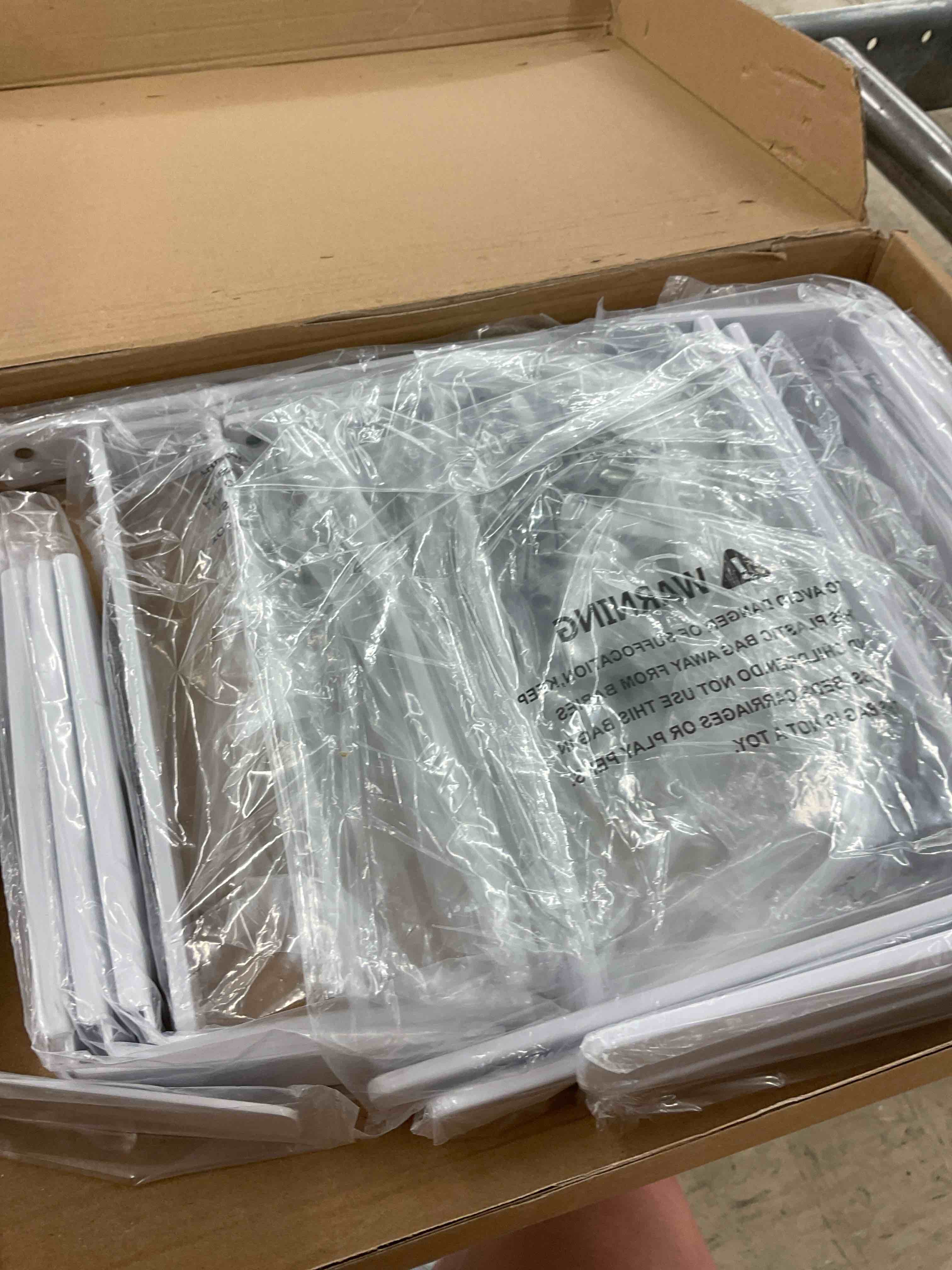 https://s3.amazonaws.com/lotting-images-prod/BoxBids/BXB0507776_1779886468538.jpeg