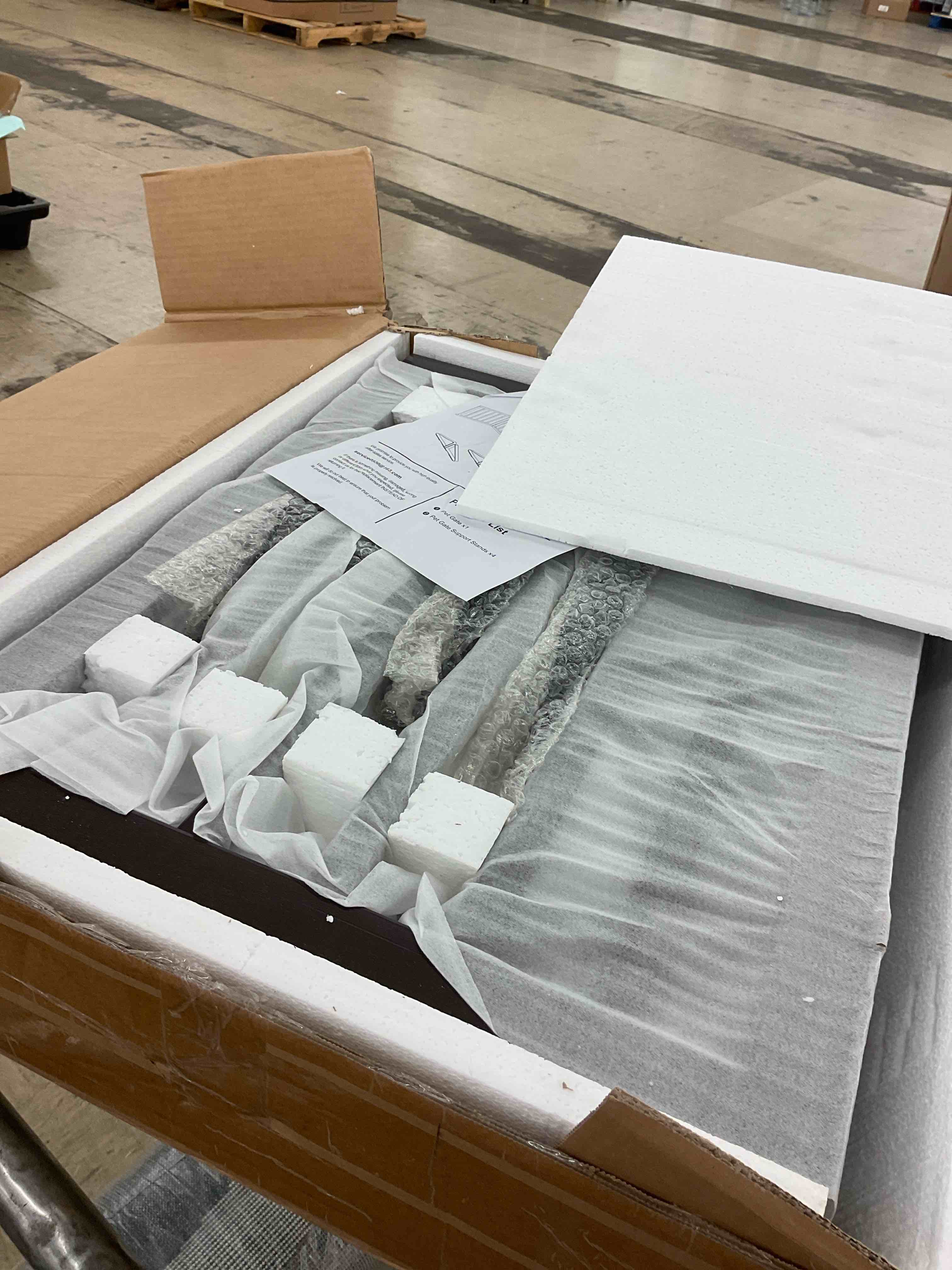 https://s3.amazonaws.com/lotting-images-prod/BoxBids/BXB0507779_1779887208970.jpeg
