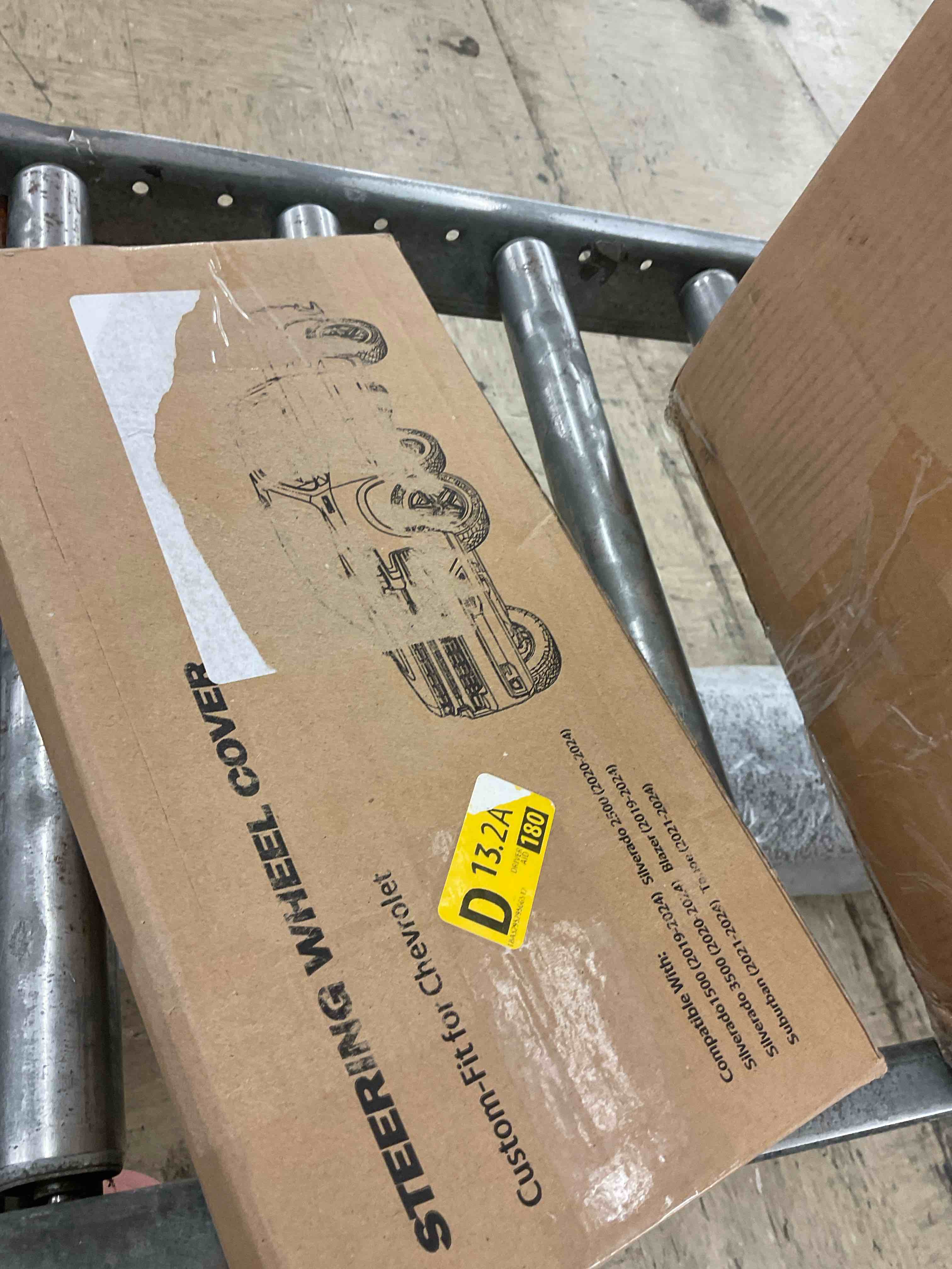 https://s3.amazonaws.com/lotting-images-prod/BoxBids/BXB0507783_1779888523193.jpeg