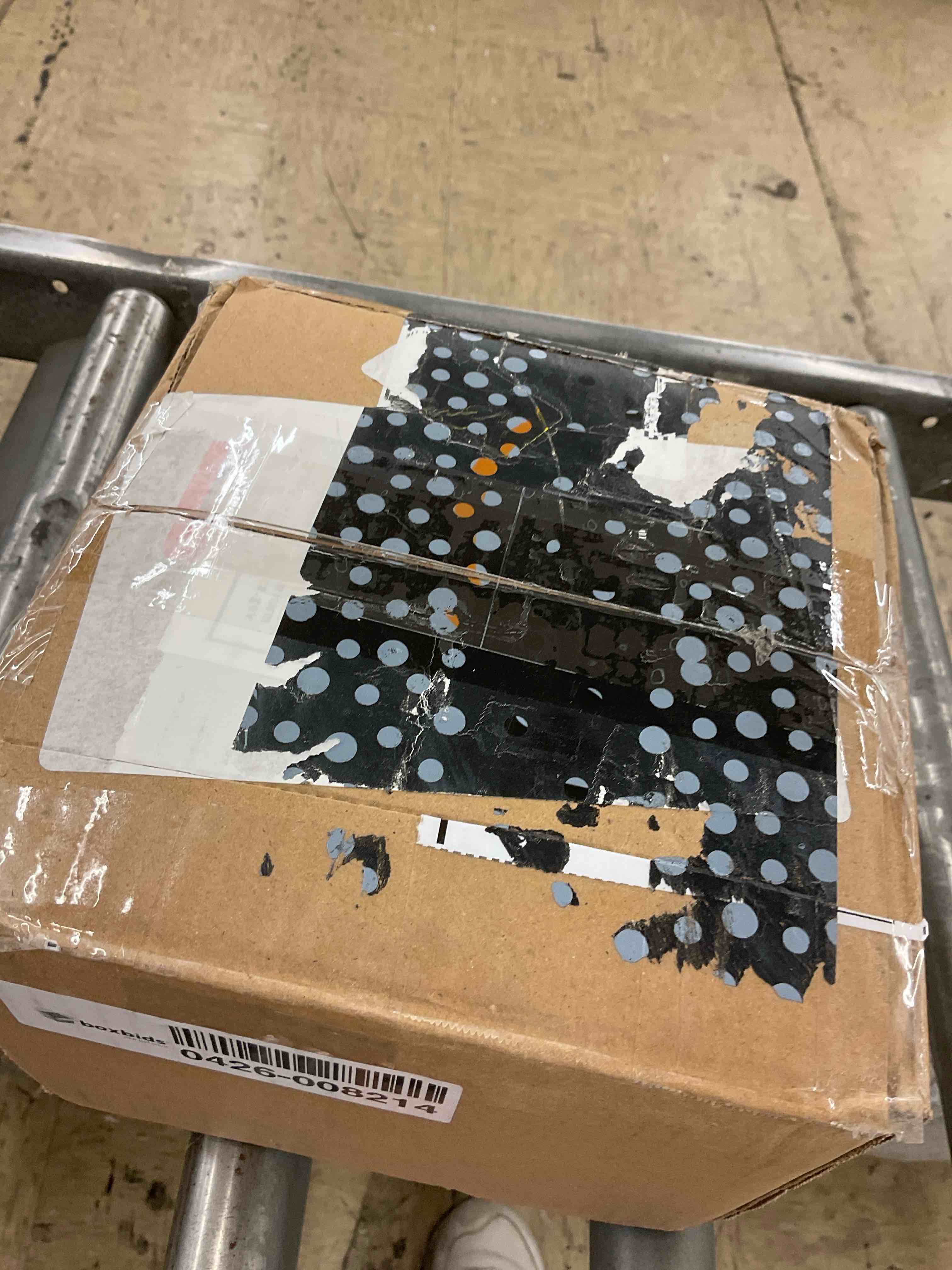 https://s3.amazonaws.com/lotting-images-prod/BoxBids/BXB0507785_1779889593677.jpeg