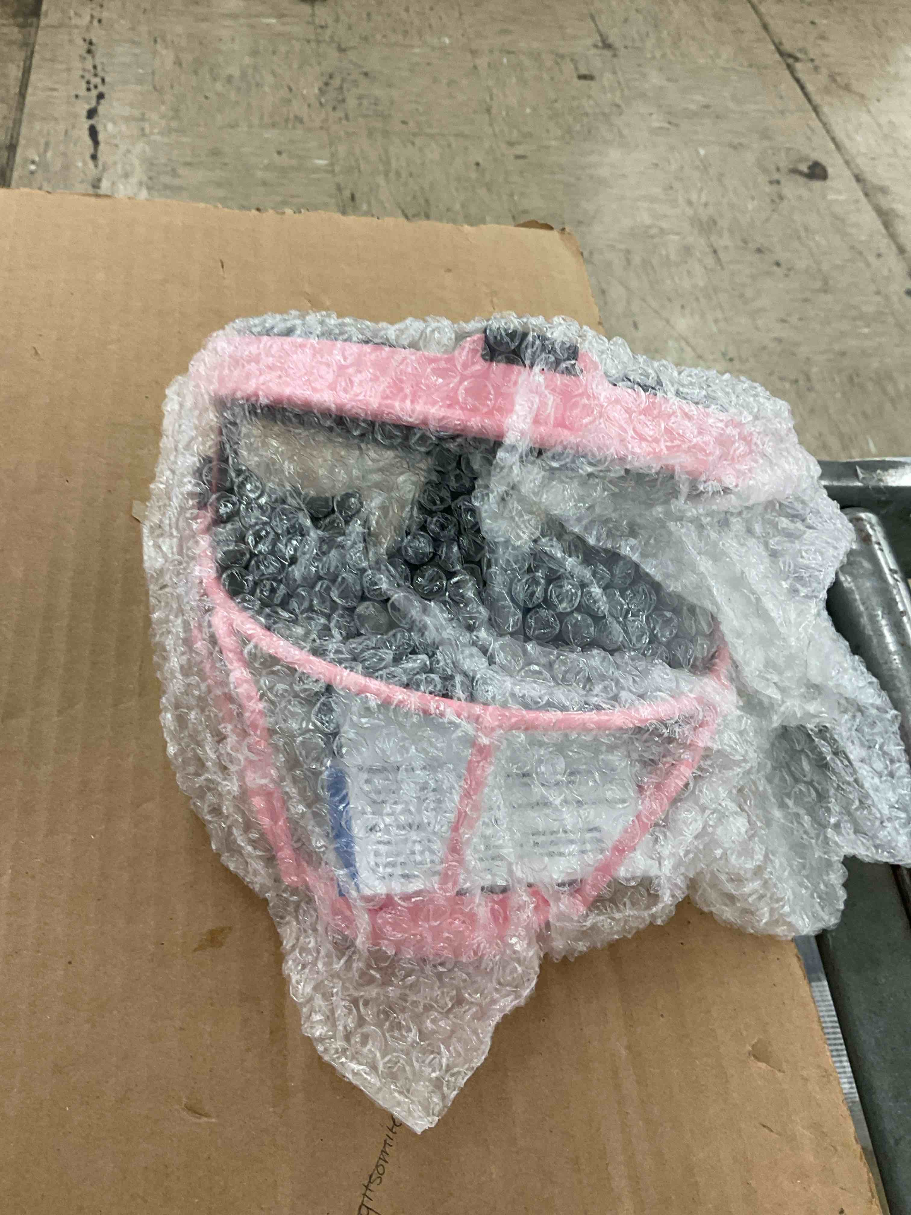 https://s3.amazonaws.com/lotting-images-prod/BoxBids/BXB0507794_1779890850121.jpeg
