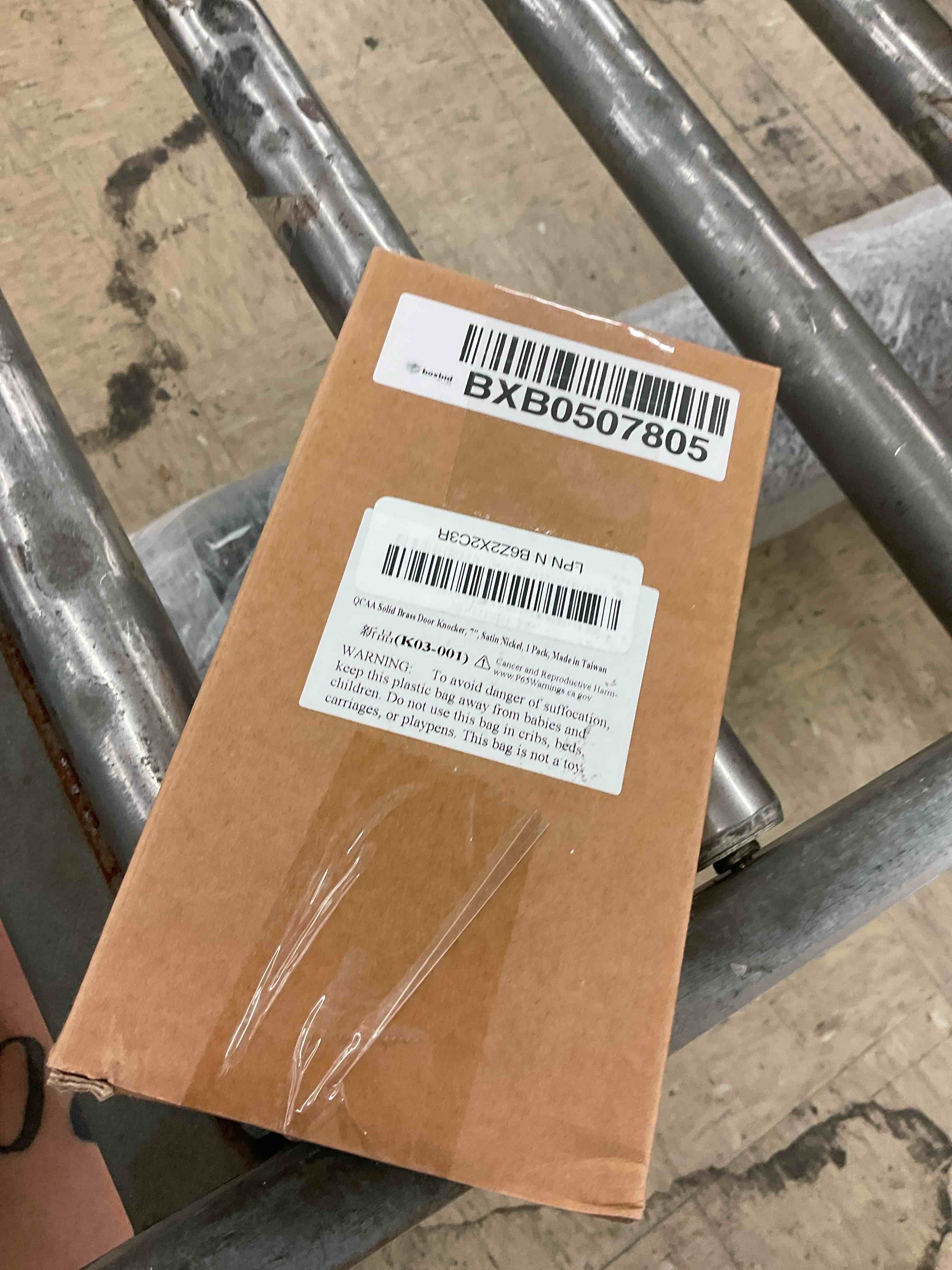 https://s3.amazonaws.com/lotting-images-prod/BoxBids/BXB0507805_1779892734367.jpeg