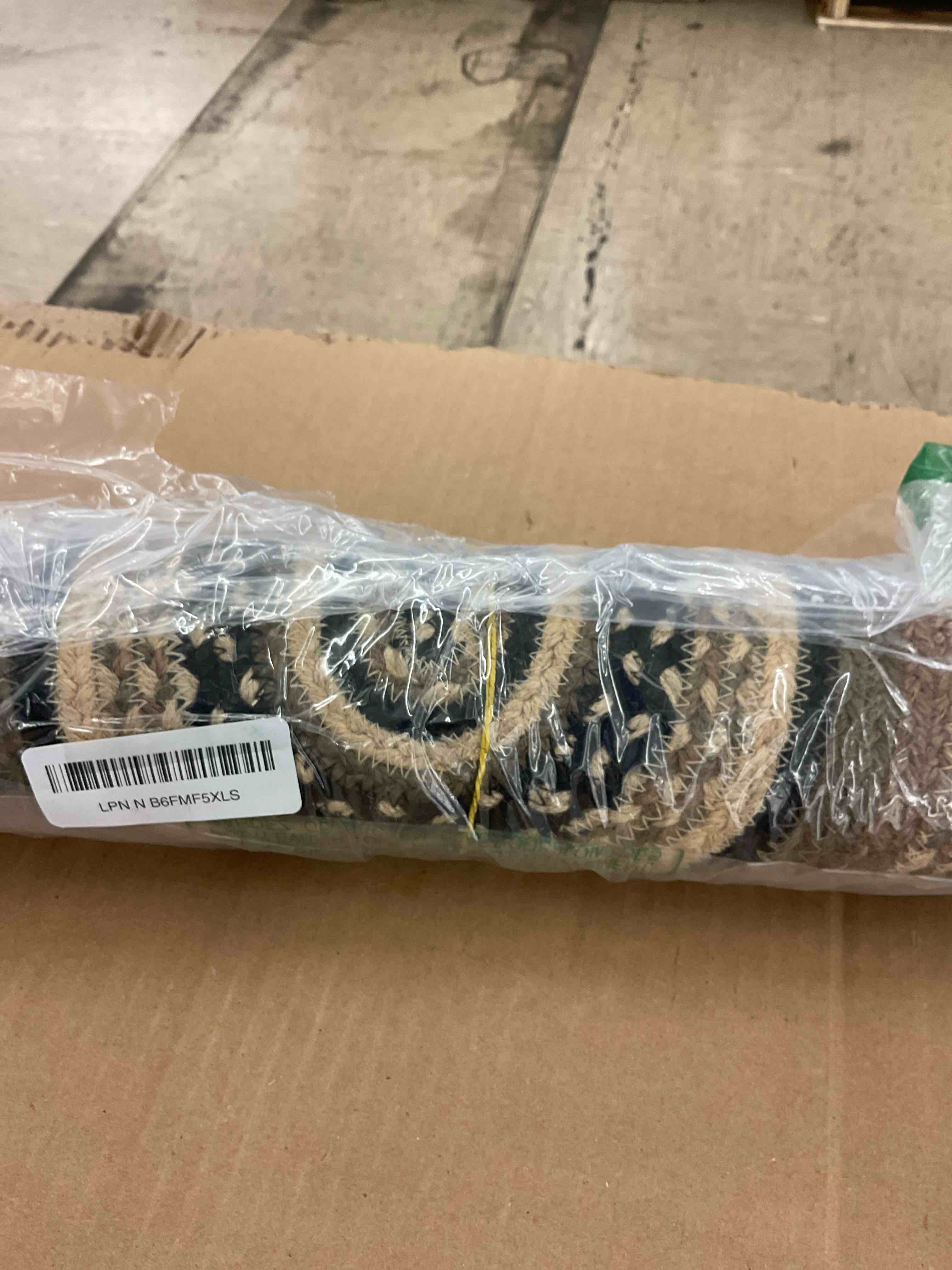 https://s3.amazonaws.com/lotting-images-prod/BoxBids/BXB0507814_1779894320707.jpeg