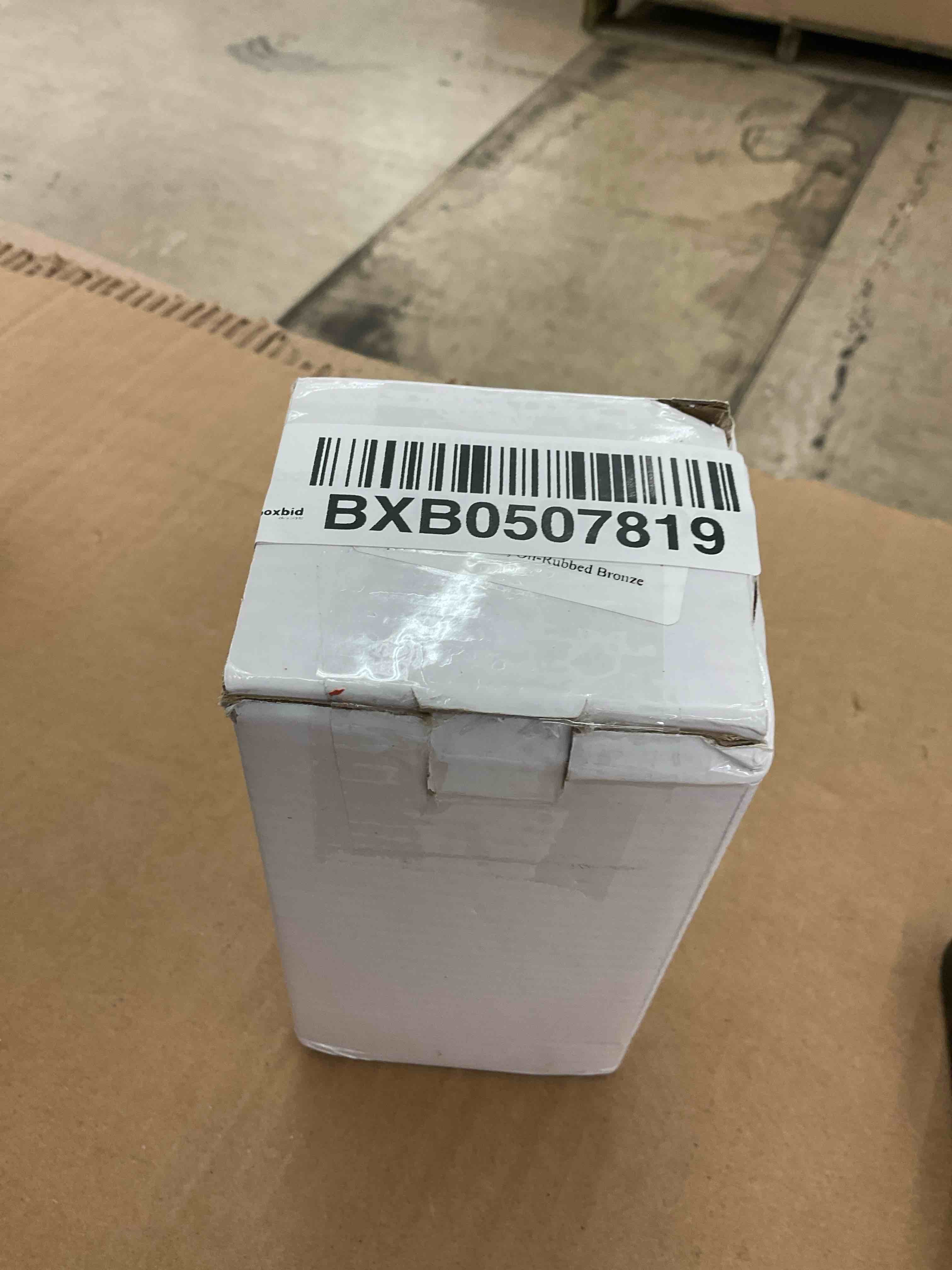 https://s3.amazonaws.com/lotting-images-prod/BoxBids/BXB0507819_1779895056786.jpeg