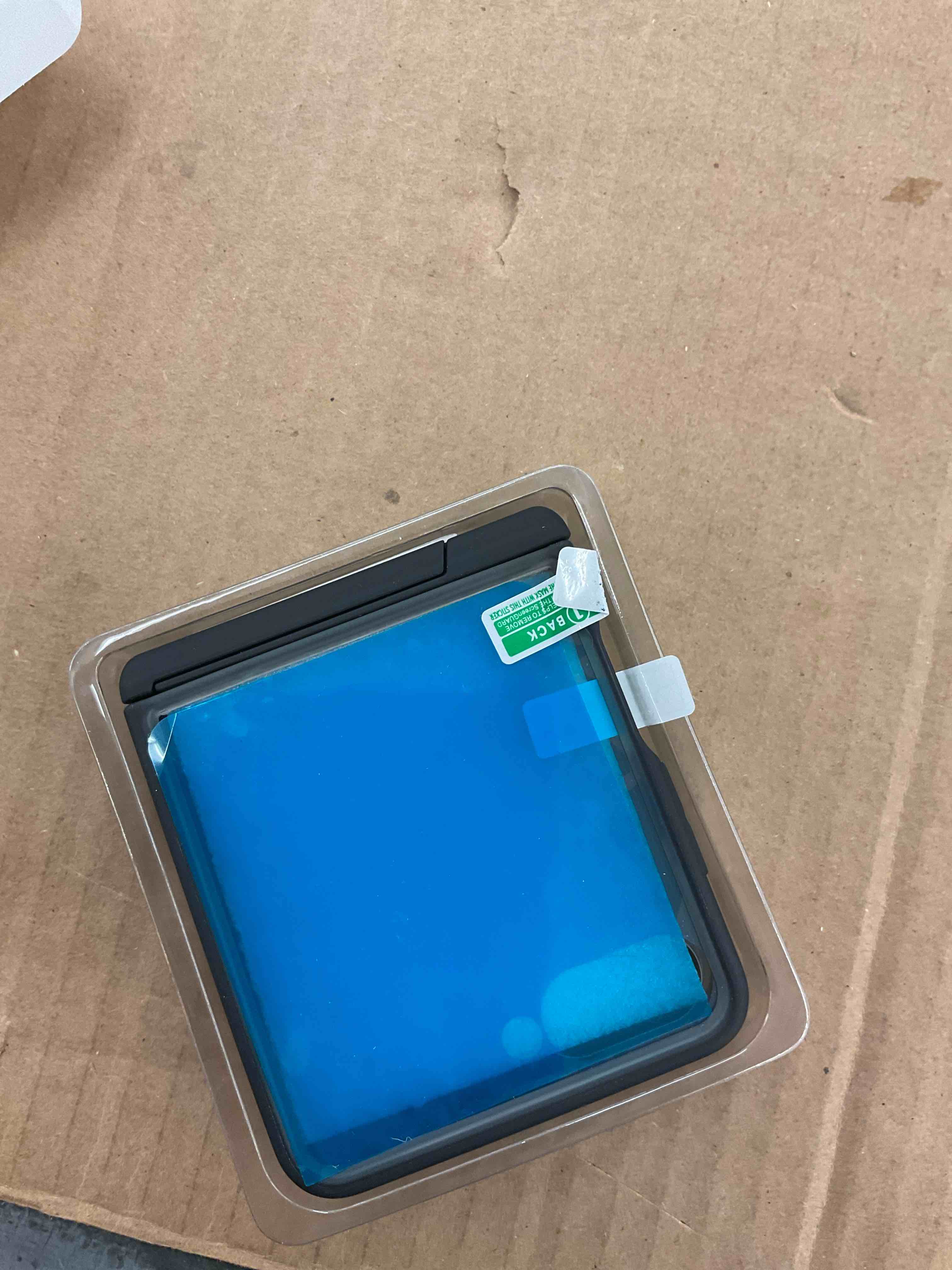 https://s3.amazonaws.com/lotting-images-prod/BoxBids/BXB0507822_1779895416352.jpeg