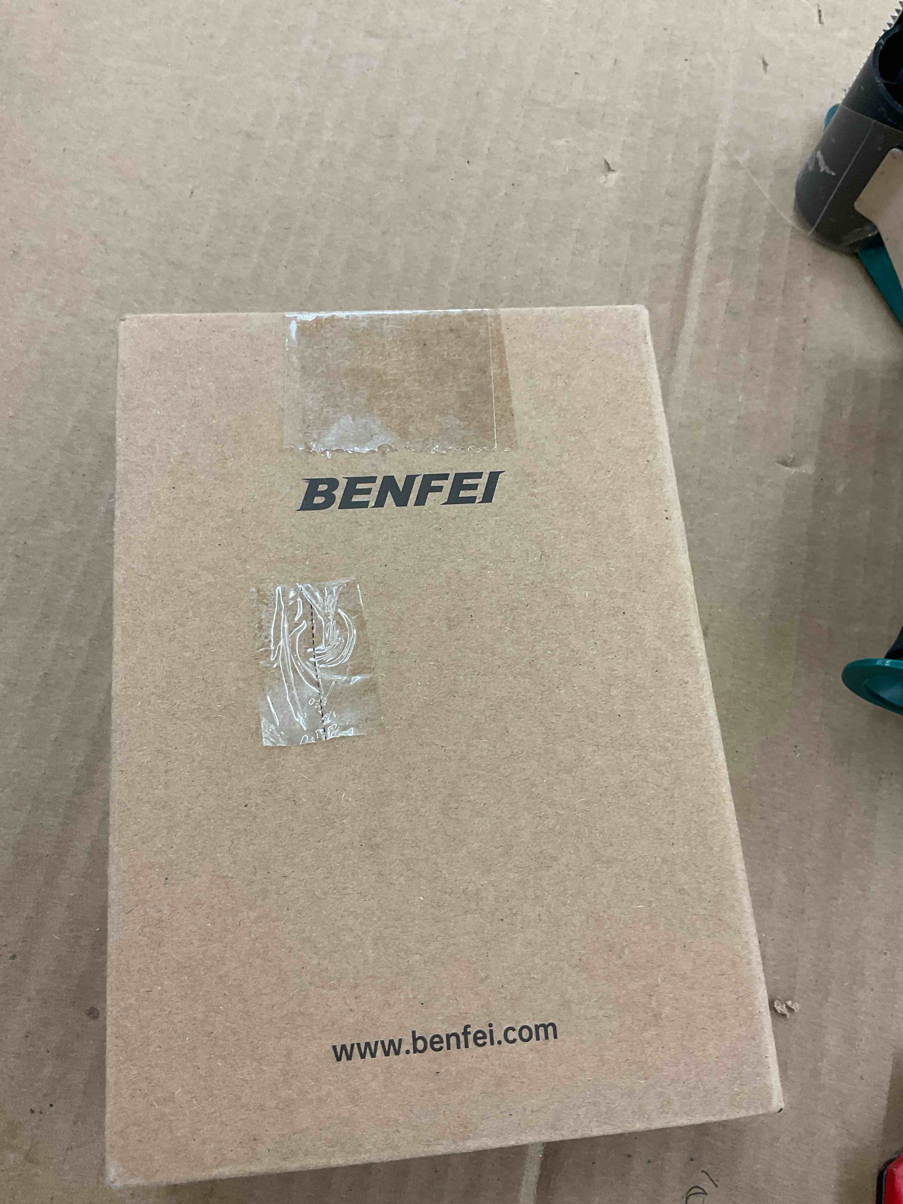 https://s3.amazonaws.com/lotting-images-prod/BoxBids/BXB0507825_1779895690355.jpeg