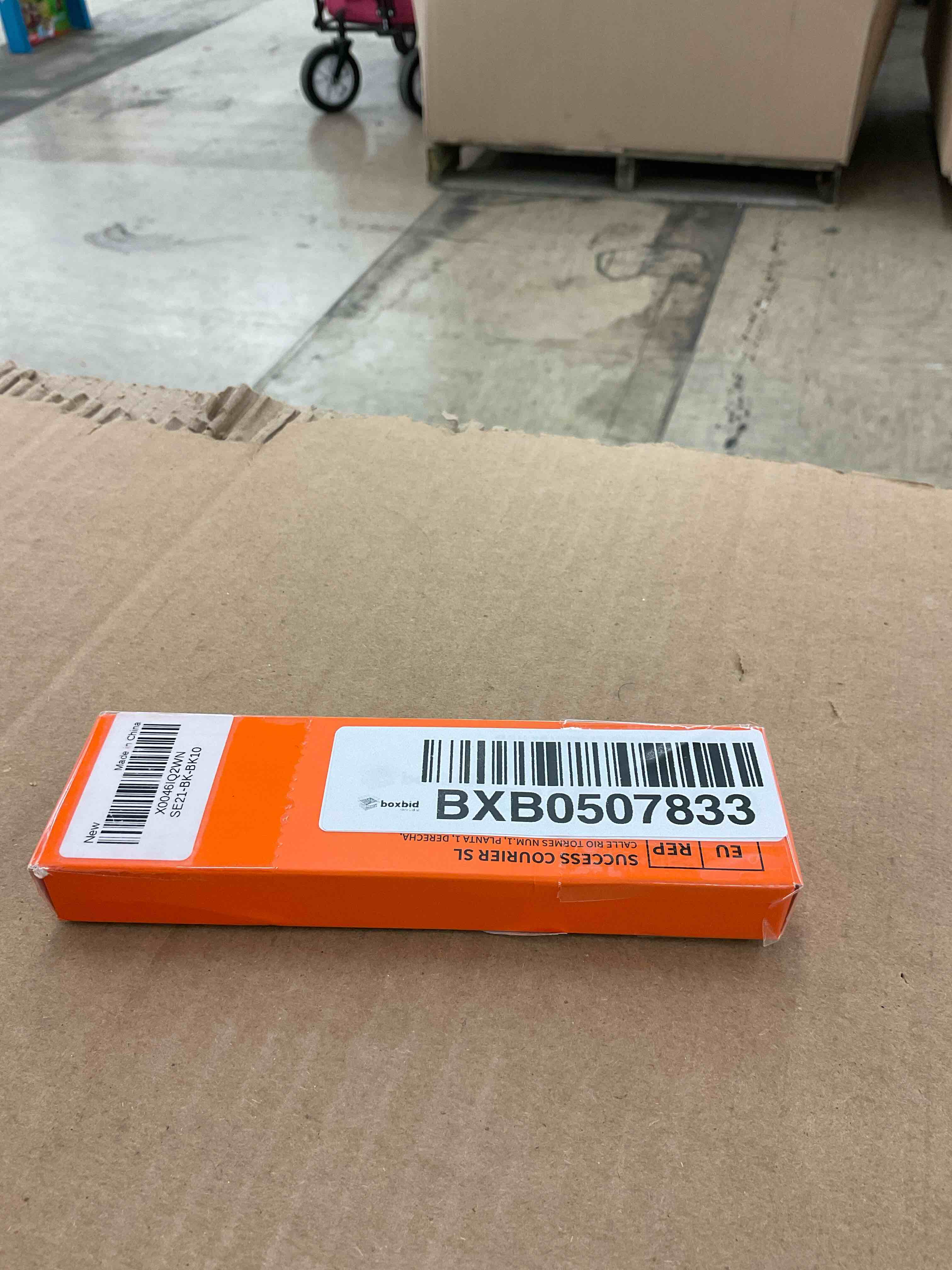 https://s3.amazonaws.com/lotting-images-prod/BoxBids/BXB0507833_1779901503337.jpeg