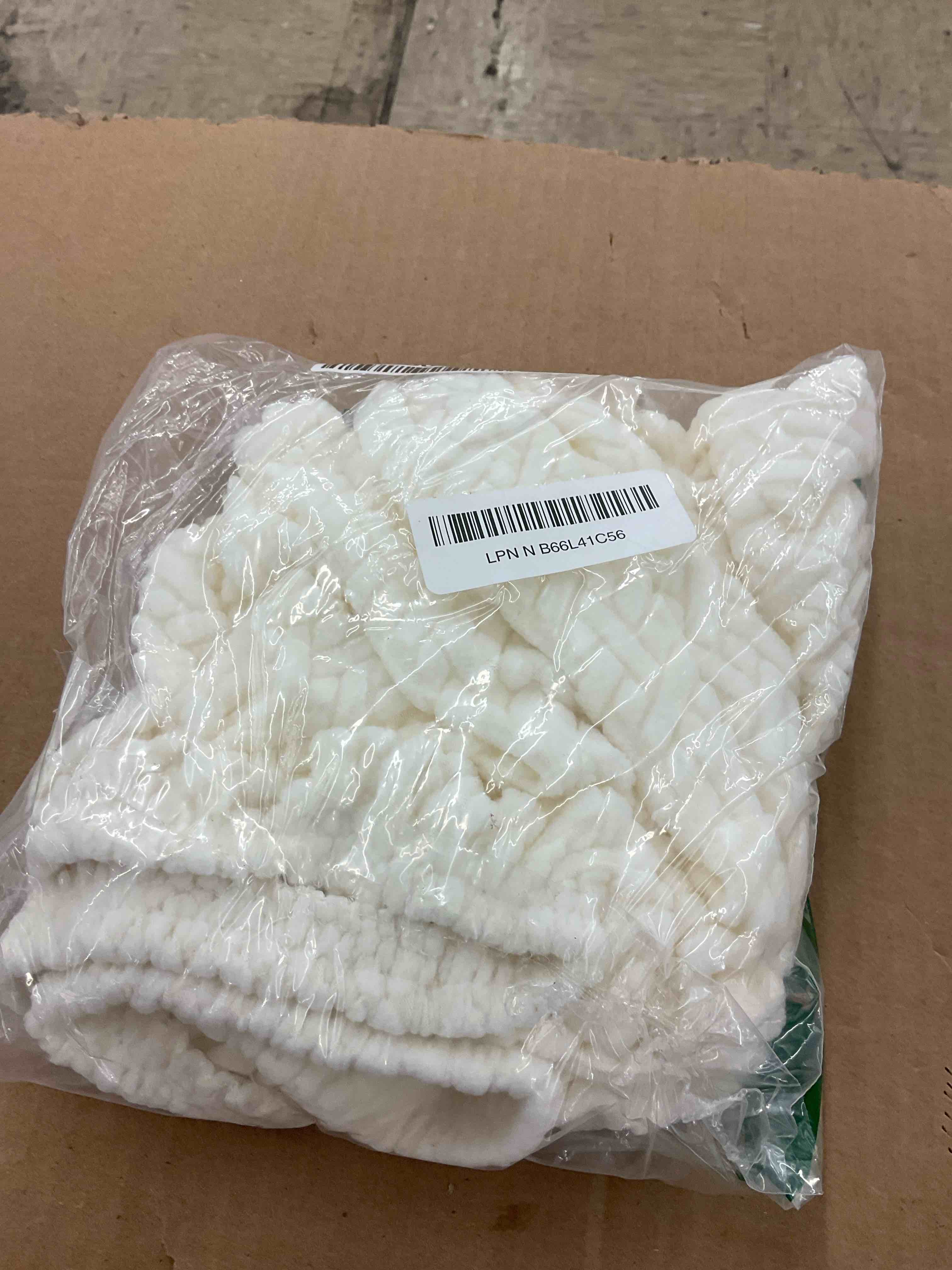 https://s3.amazonaws.com/lotting-images-prod/BoxBids/BXB0507842_1779904409016.jpeg