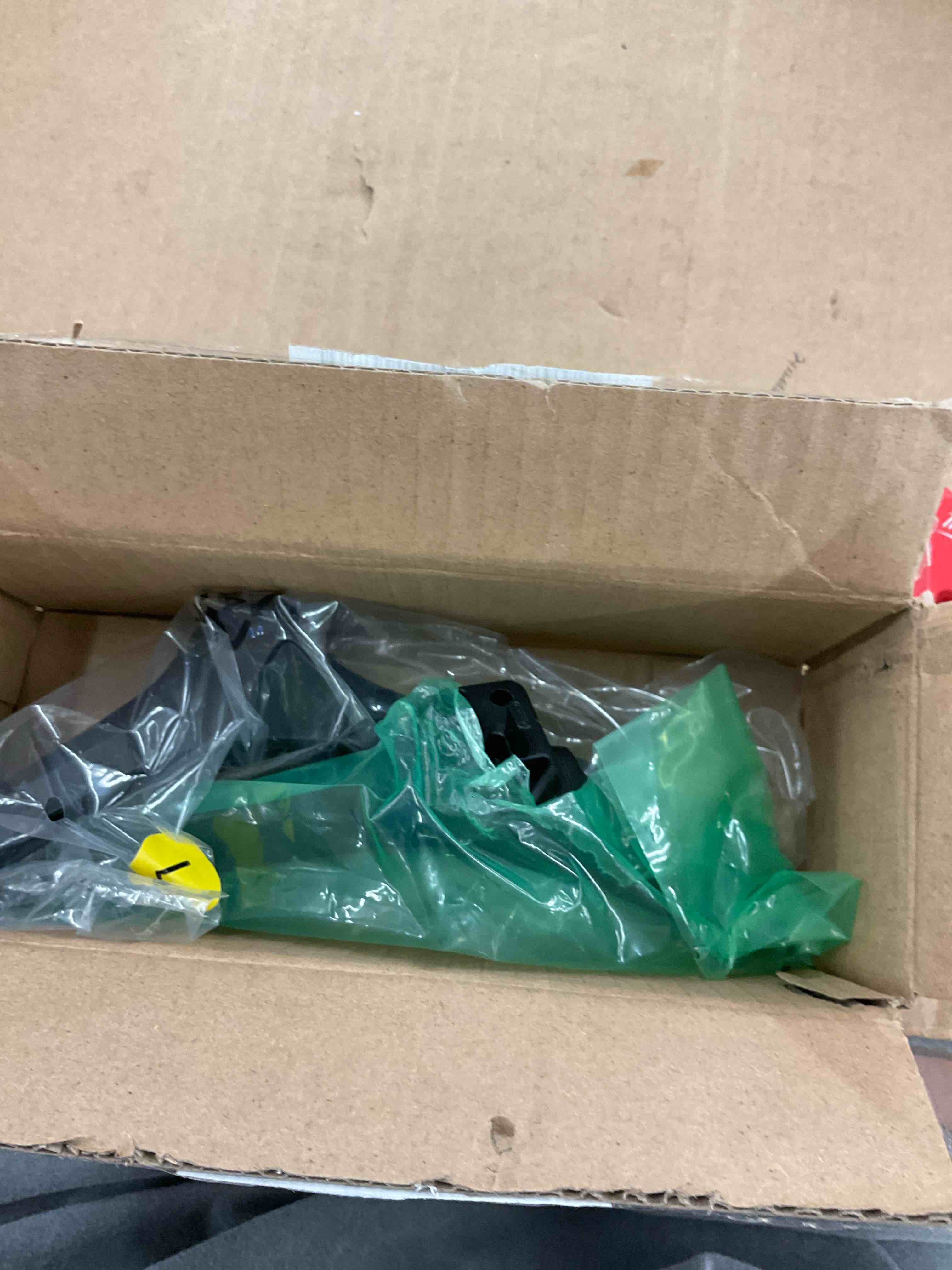https://s3.amazonaws.com/lotting-images-prod/BoxBids/BXB0507917_1779979842671.jpeg