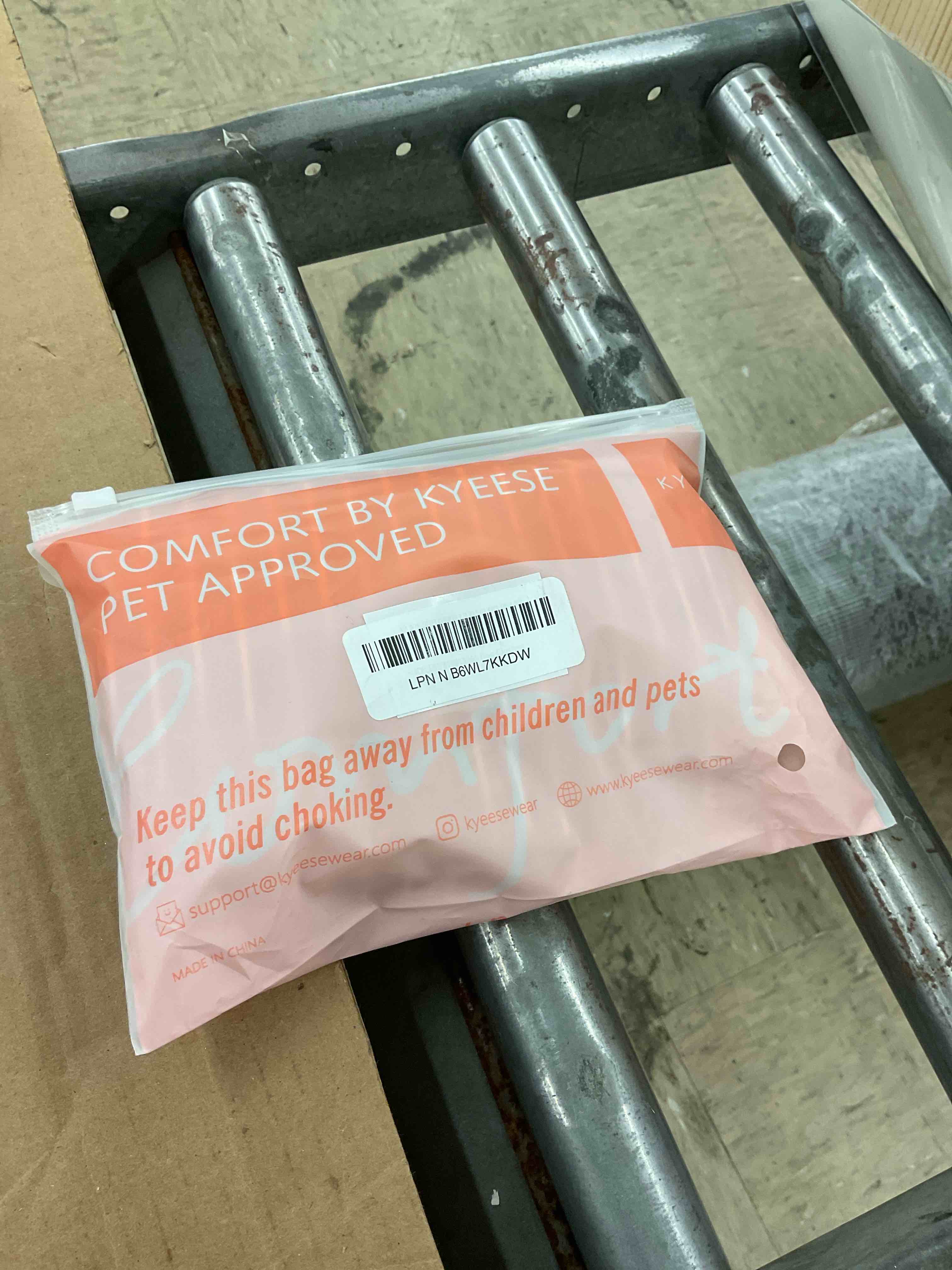 https://s3.amazonaws.com/lotting-images-prod/BoxBids/BXB0507926_1779982464182.jpeg