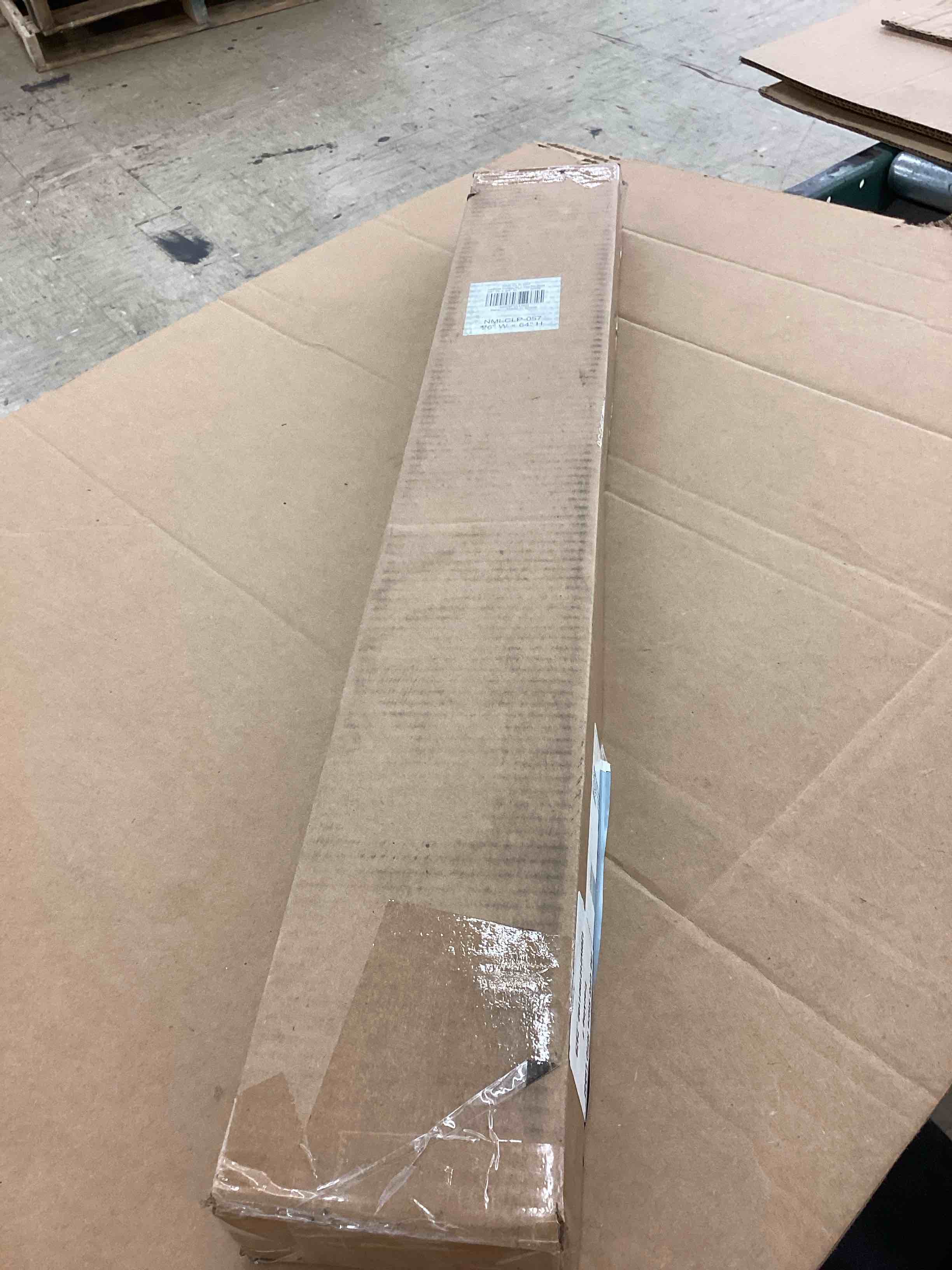 https://s3.amazonaws.com/lotting-images-prod/BoxBids/BXB0507977_1780407123204.jpeg