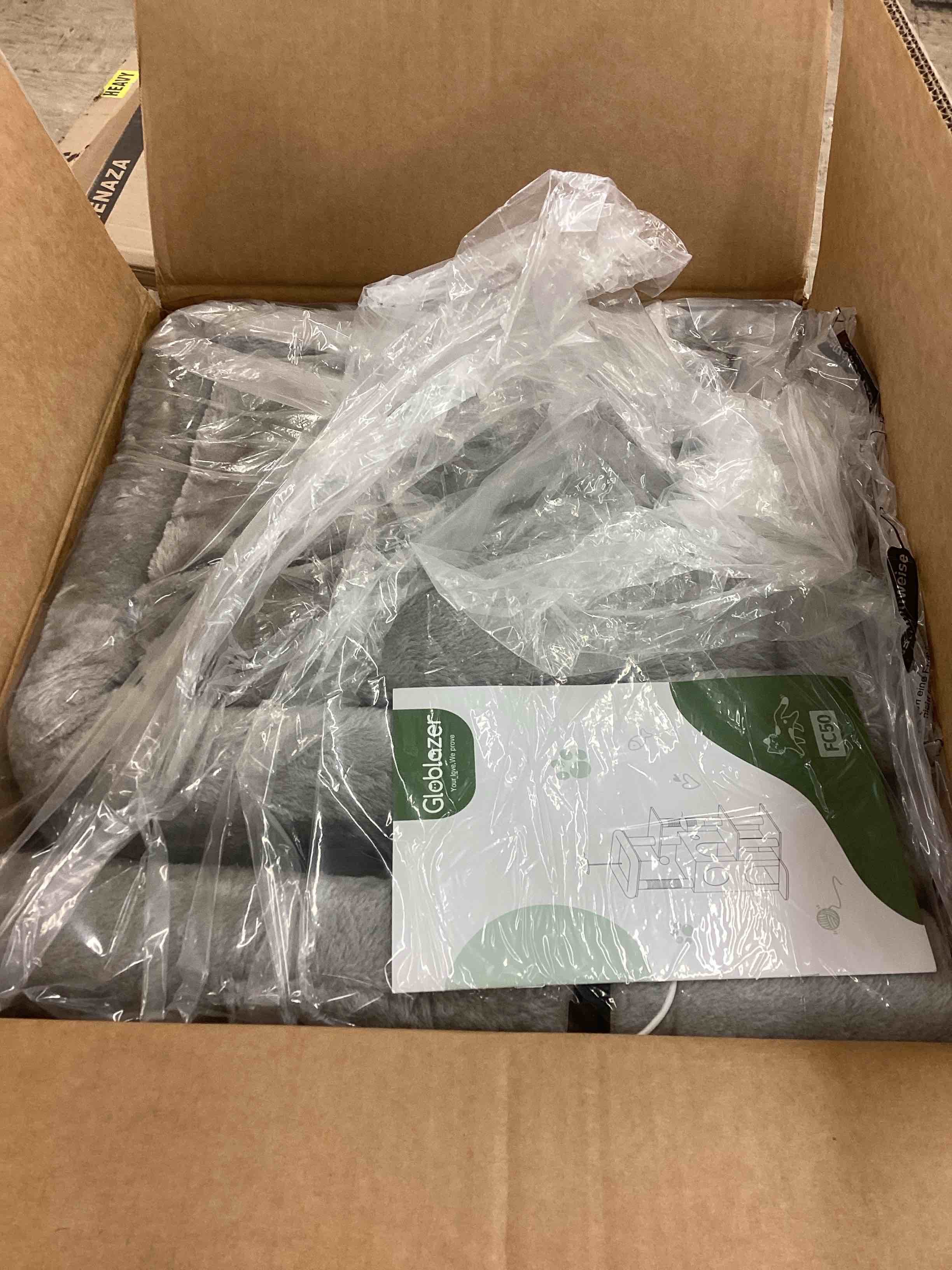 https://s3.amazonaws.com/lotting-images-prod/BoxBids/BXB0507983_1780410583515.jpeg