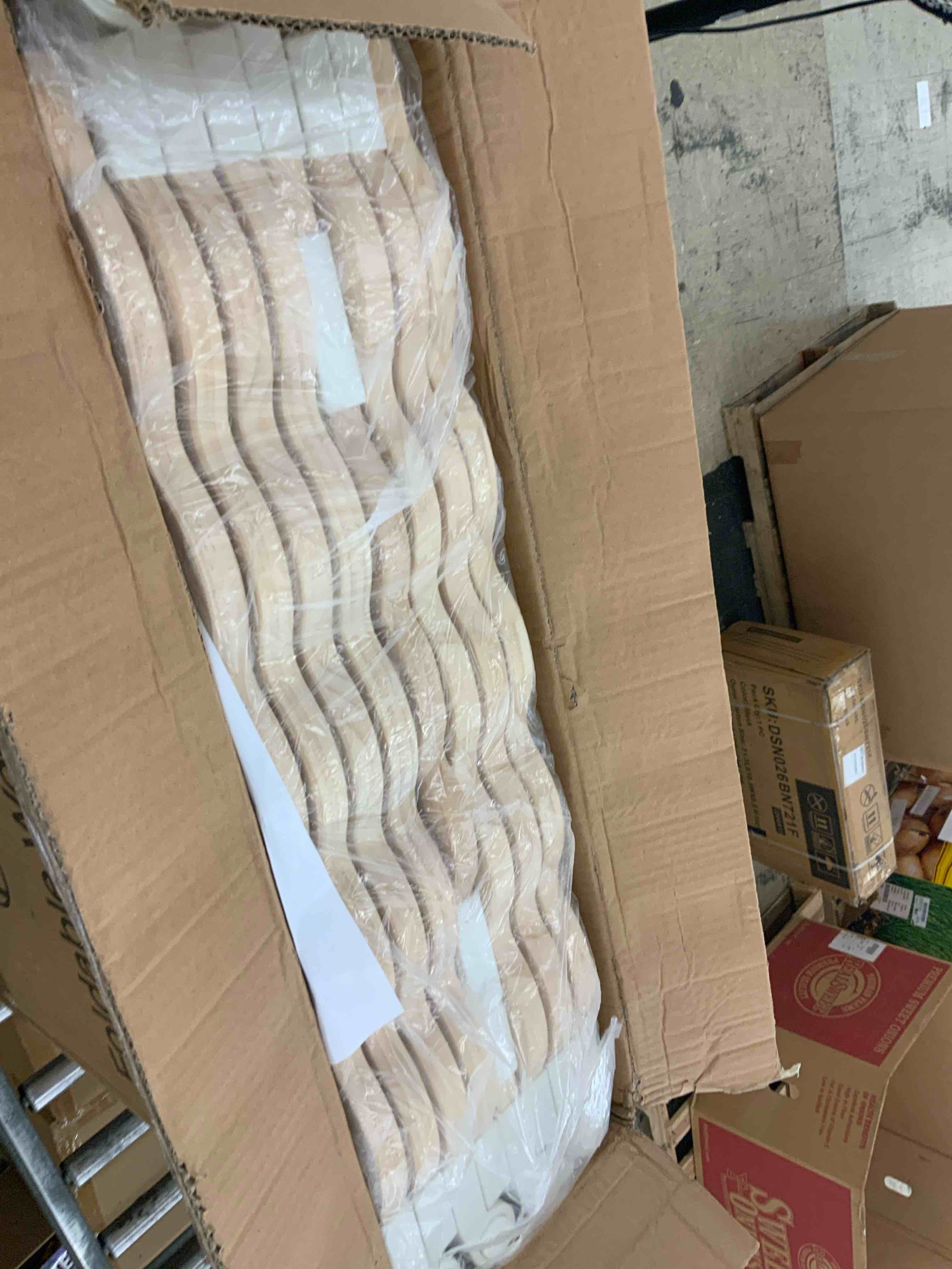 https://s3.amazonaws.com/lotting-images-prod/BoxBids/BXB0600432_1780605329983.jpeg