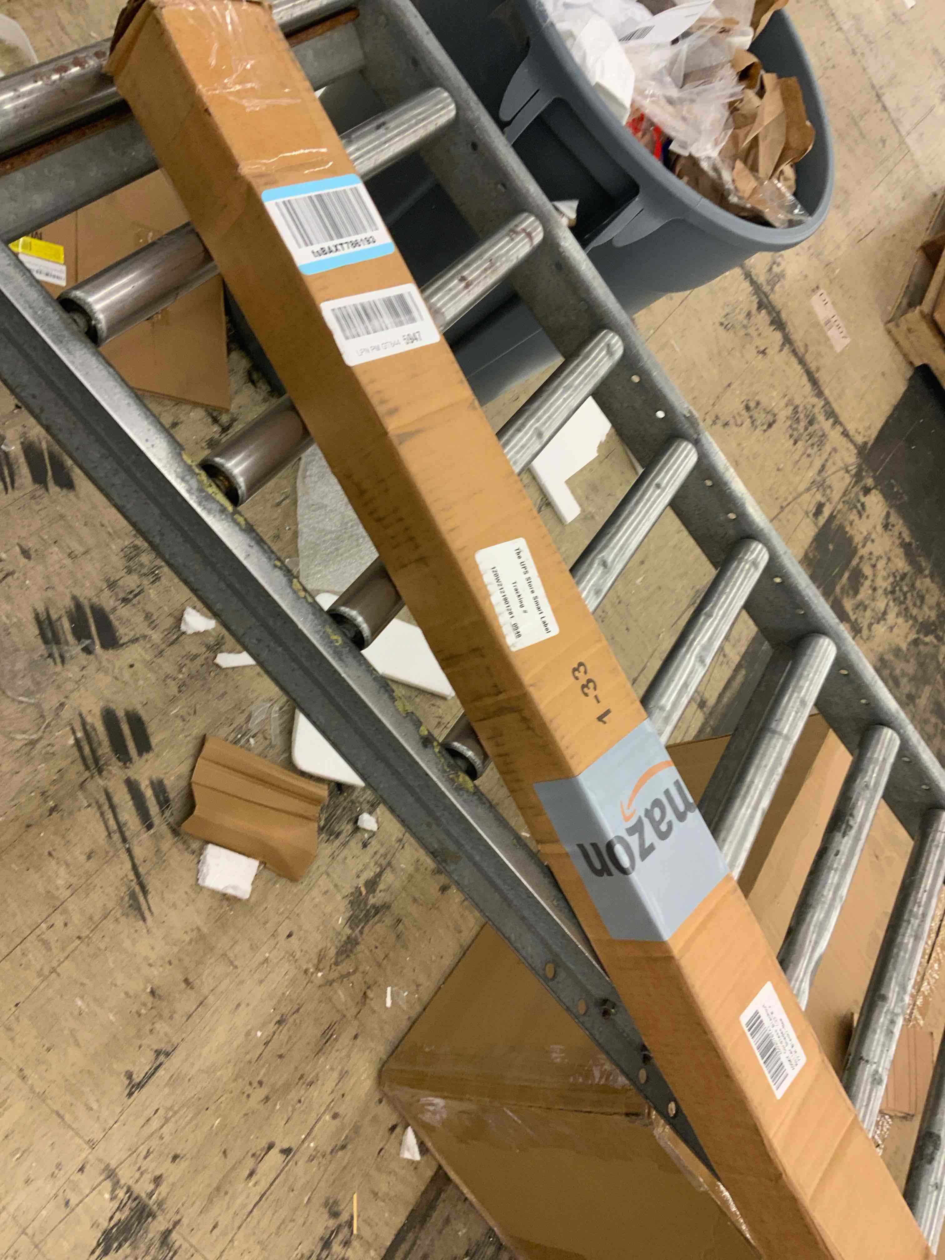 https://s3.amazonaws.com/lotting-images-prod/BoxBids/BXB0600443_1780664752296.jpeg
