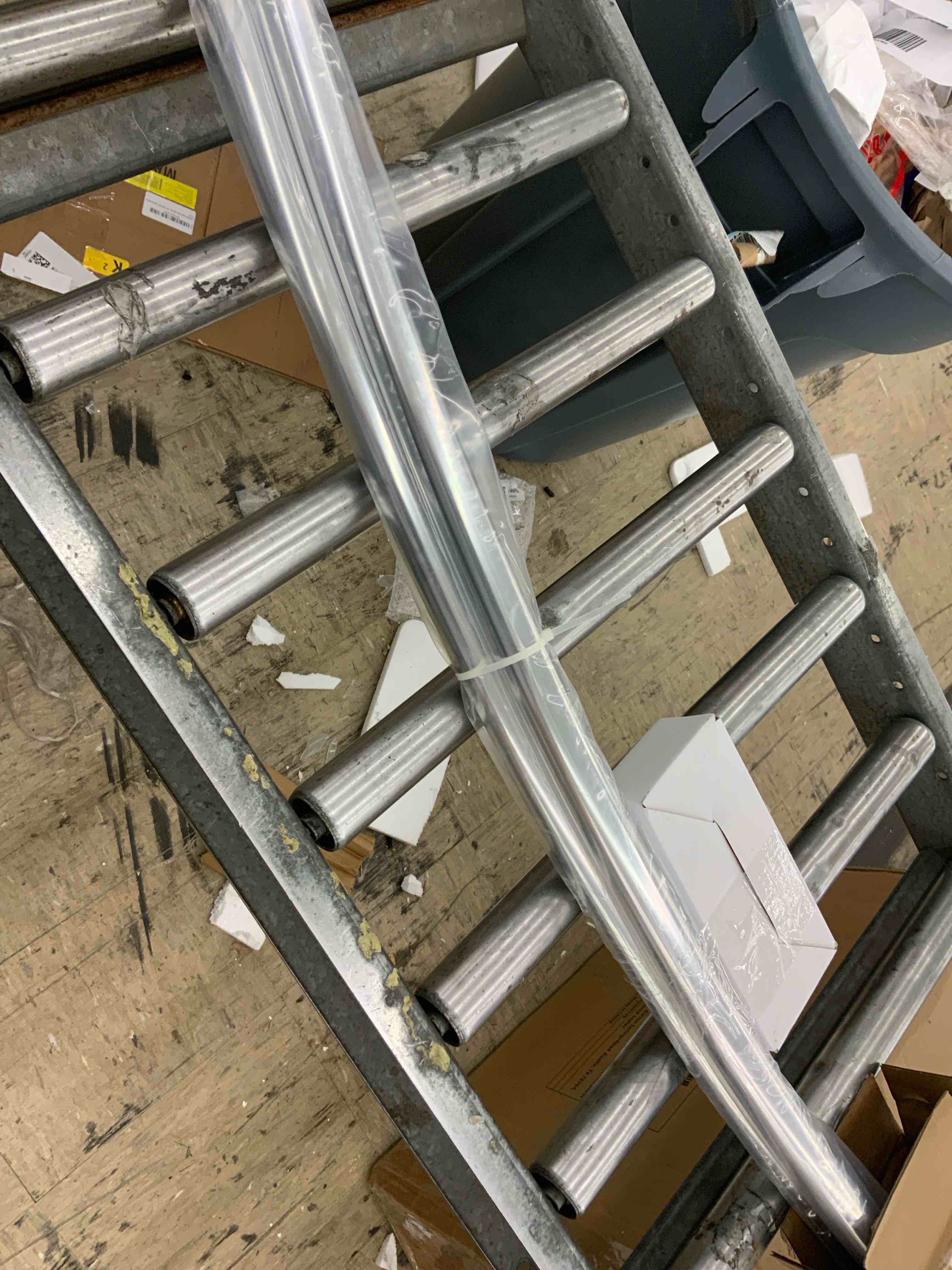 https://s3.amazonaws.com/lotting-images-prod/BoxBids/BXB0600449_1780665285701.jpeg