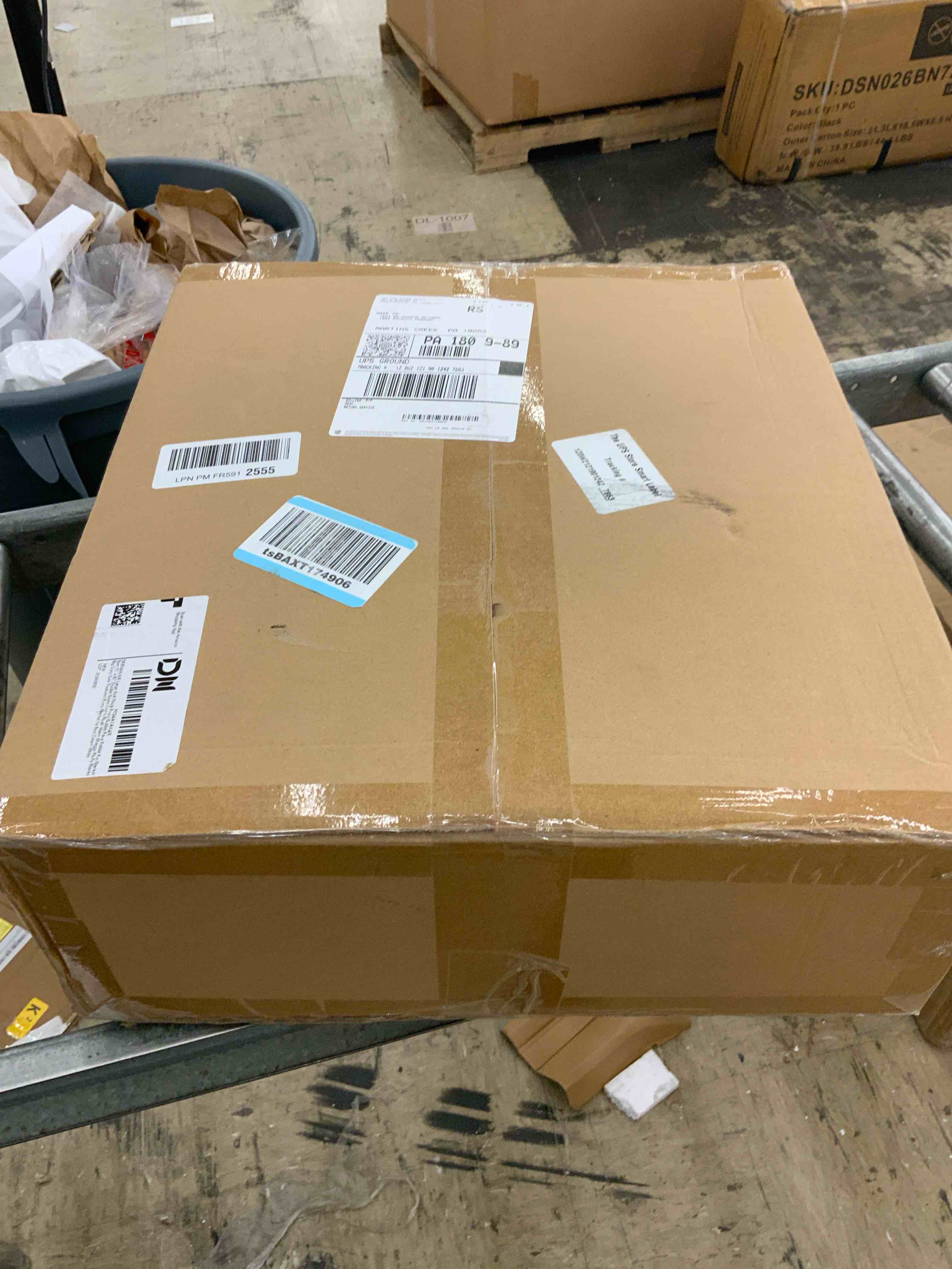 https://s3.amazonaws.com/lotting-images-prod/BoxBids/BXB0600454_1780667832110.jpeg