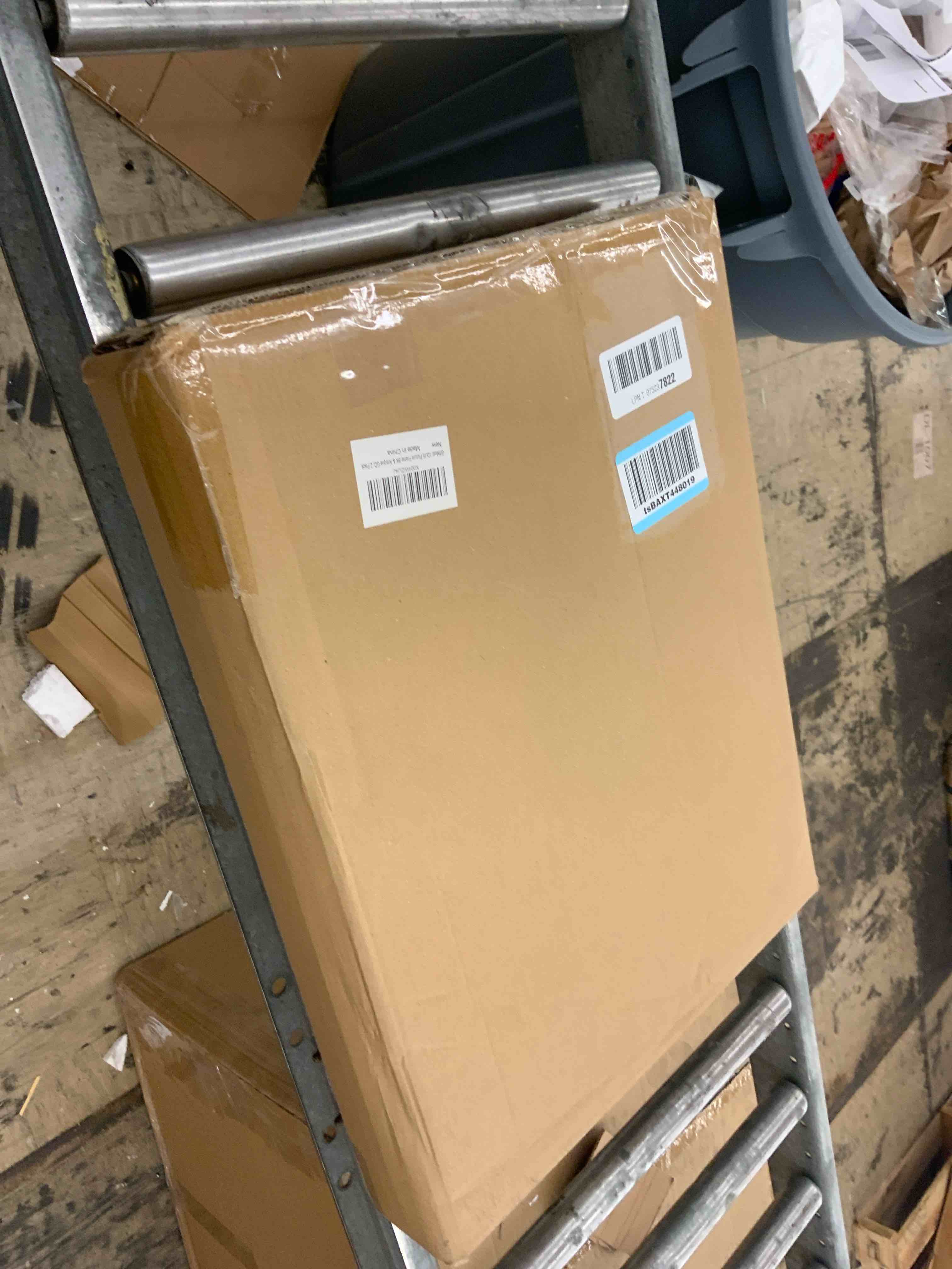 https://s3.amazonaws.com/lotting-images-prod/BoxBids/BXB0600462_1780666057249.jpeg