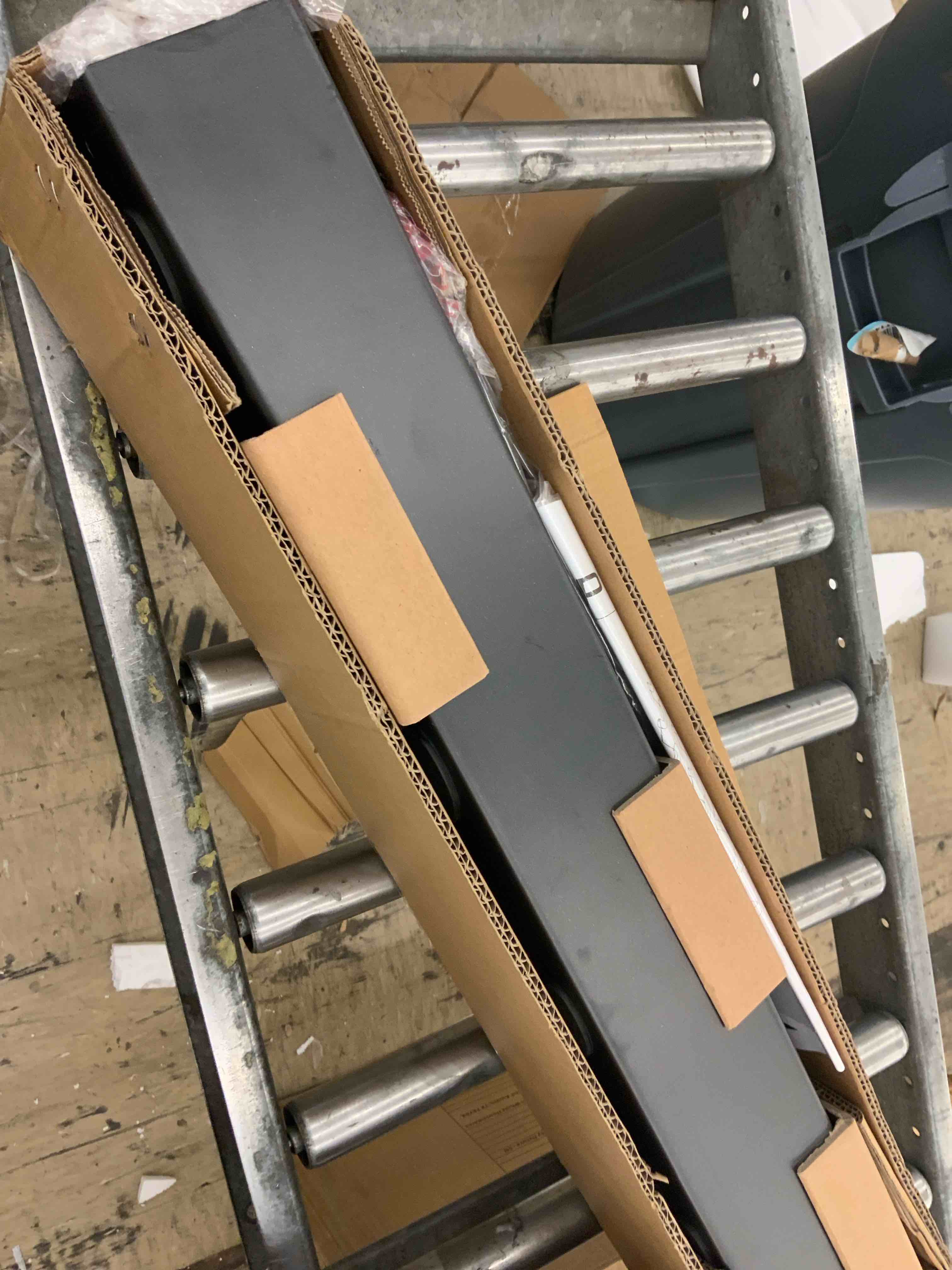 https://s3.amazonaws.com/lotting-images-prod/BoxBids/BXB0600466_1780602762452.jpeg