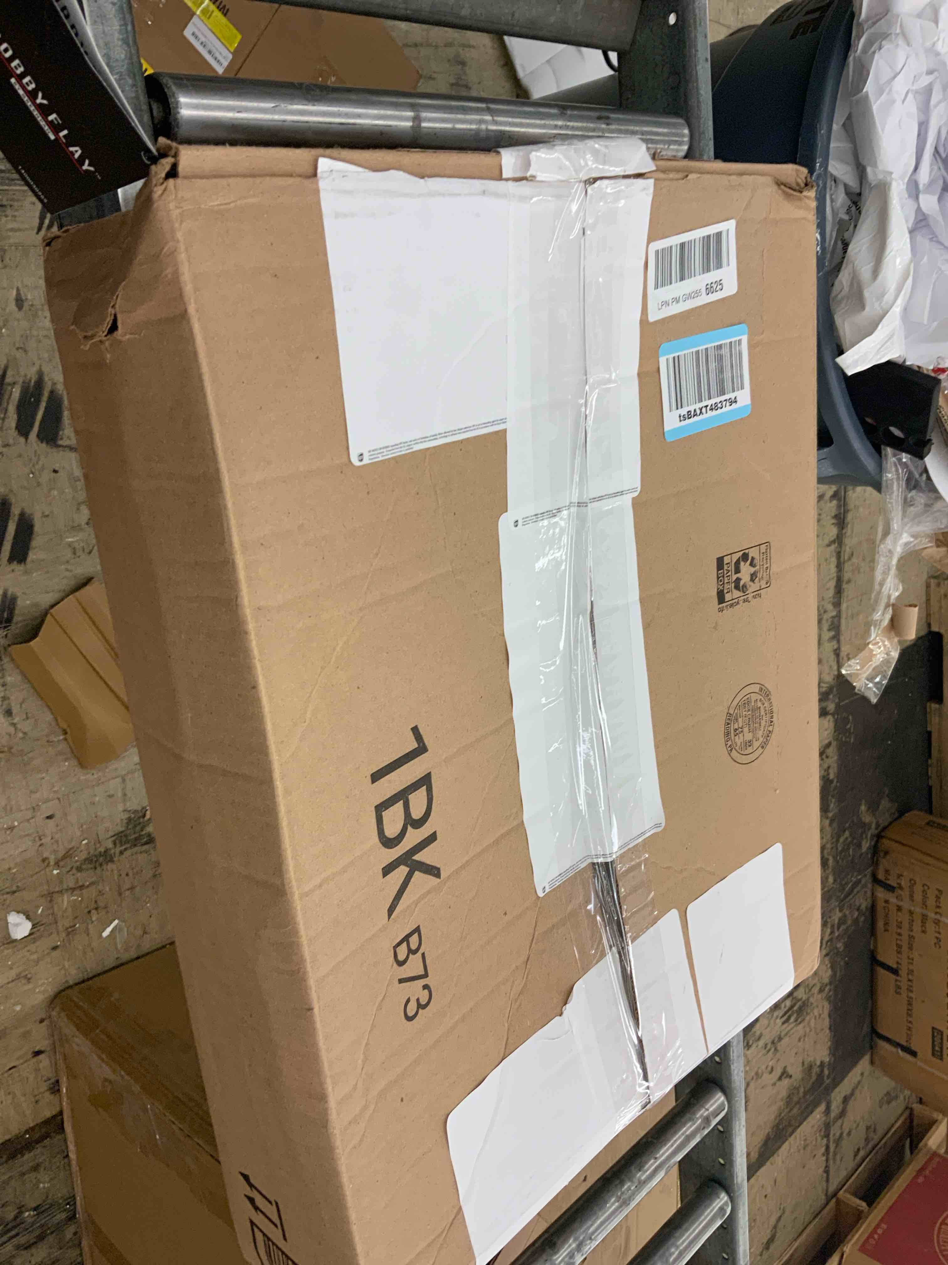 https://s3.amazonaws.com/lotting-images-prod/BoxBids/BXB0600469_1780602086742.jpeg