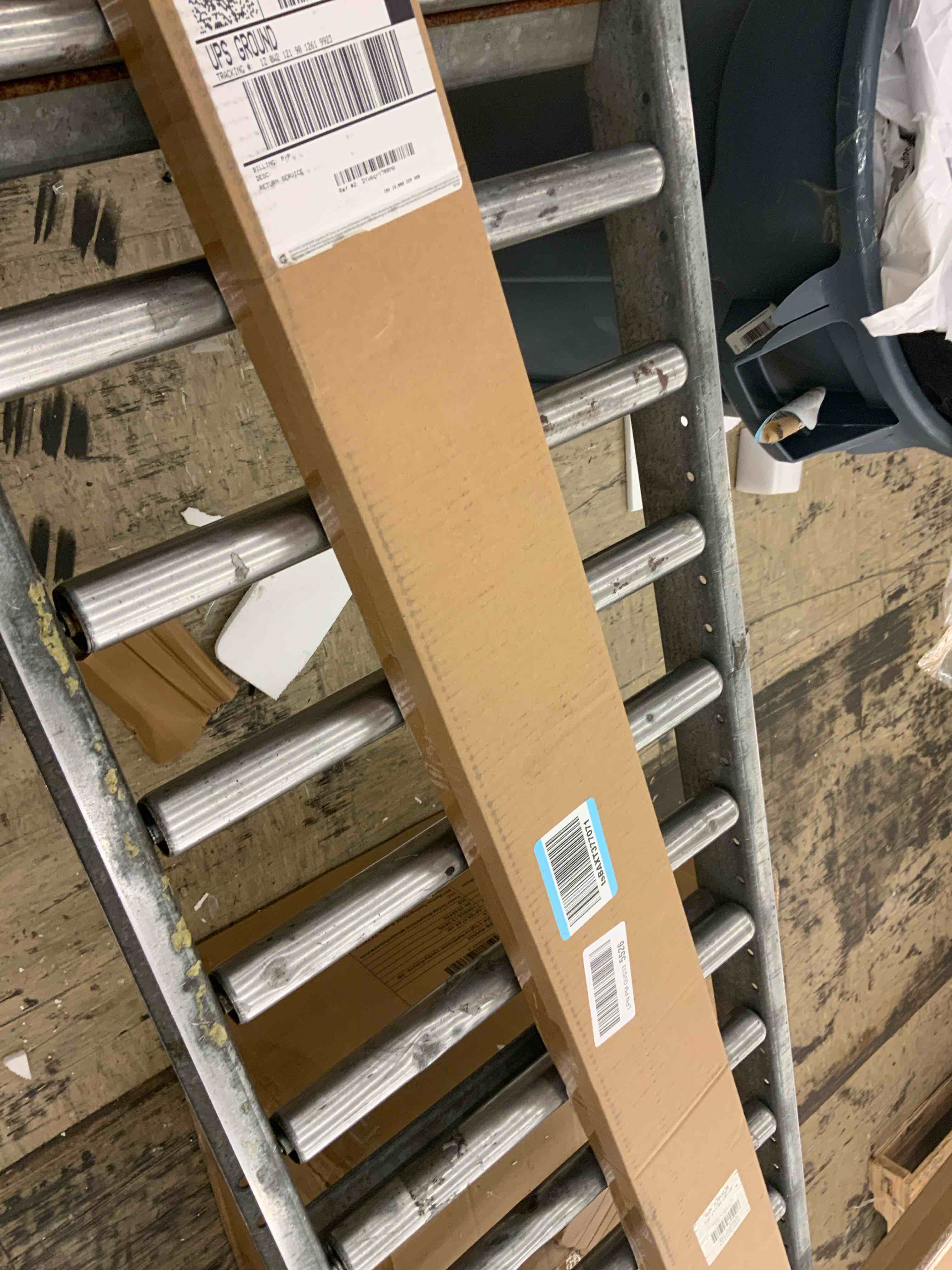 https://s3.amazonaws.com/lotting-images-prod/BoxBids/BXB0600479_1780597571536.jpeg
