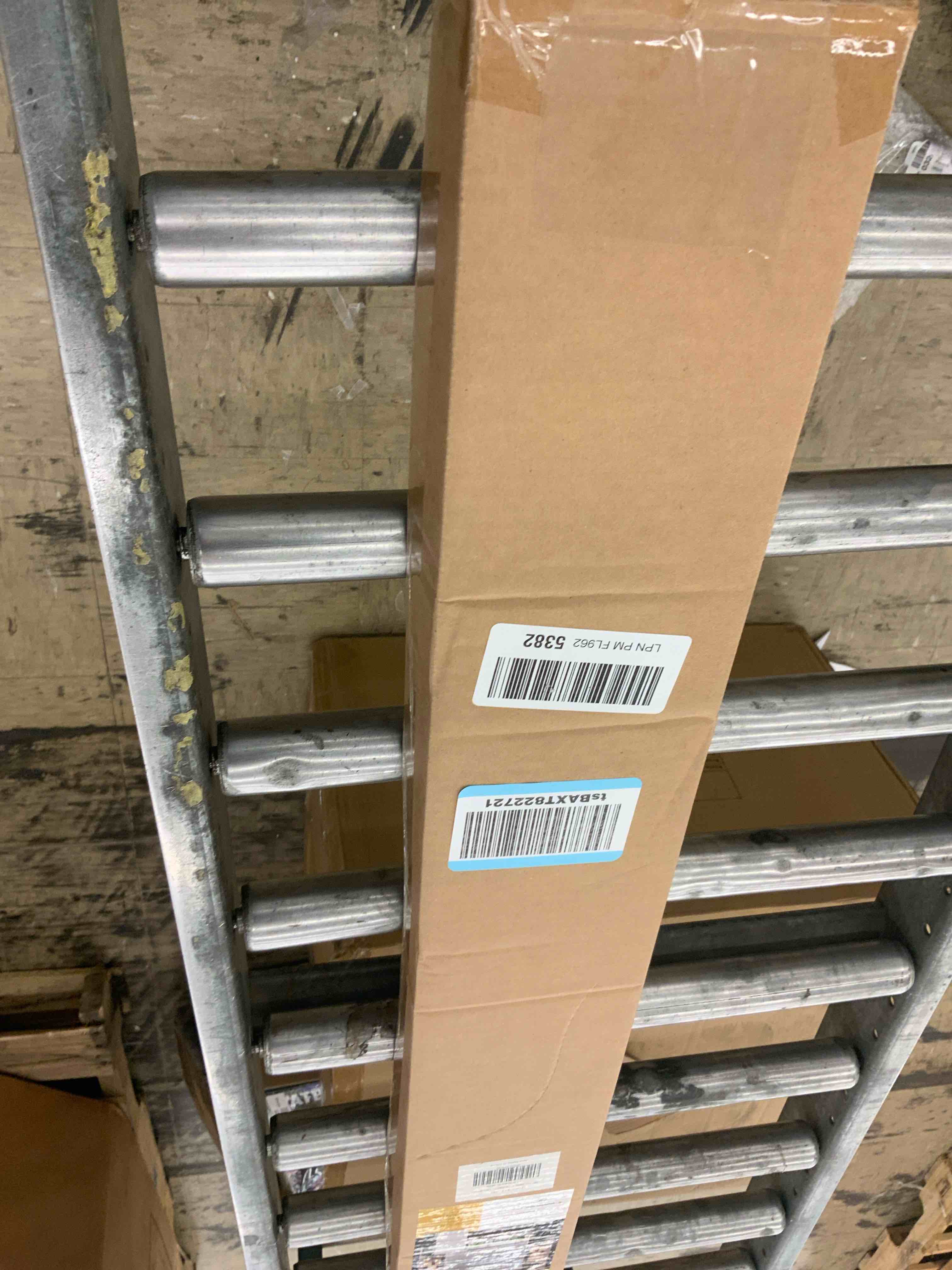 https://s3.amazonaws.com/lotting-images-prod/BoxBids/BXB0600494_1780583154370.jpeg