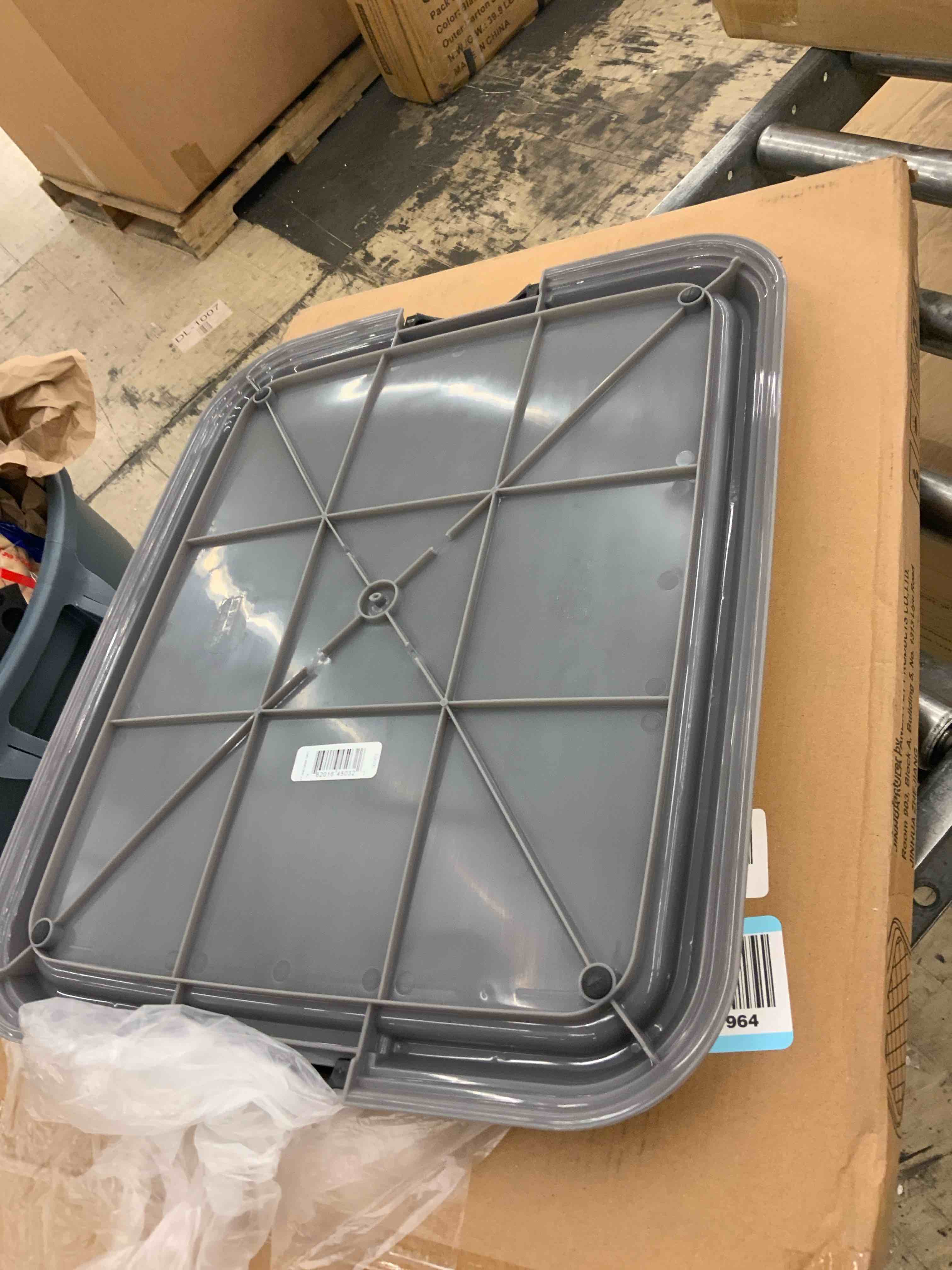 https://s3.amazonaws.com/lotting-images-prod/BoxBids/BXB0600497_1780582803272.jpeg