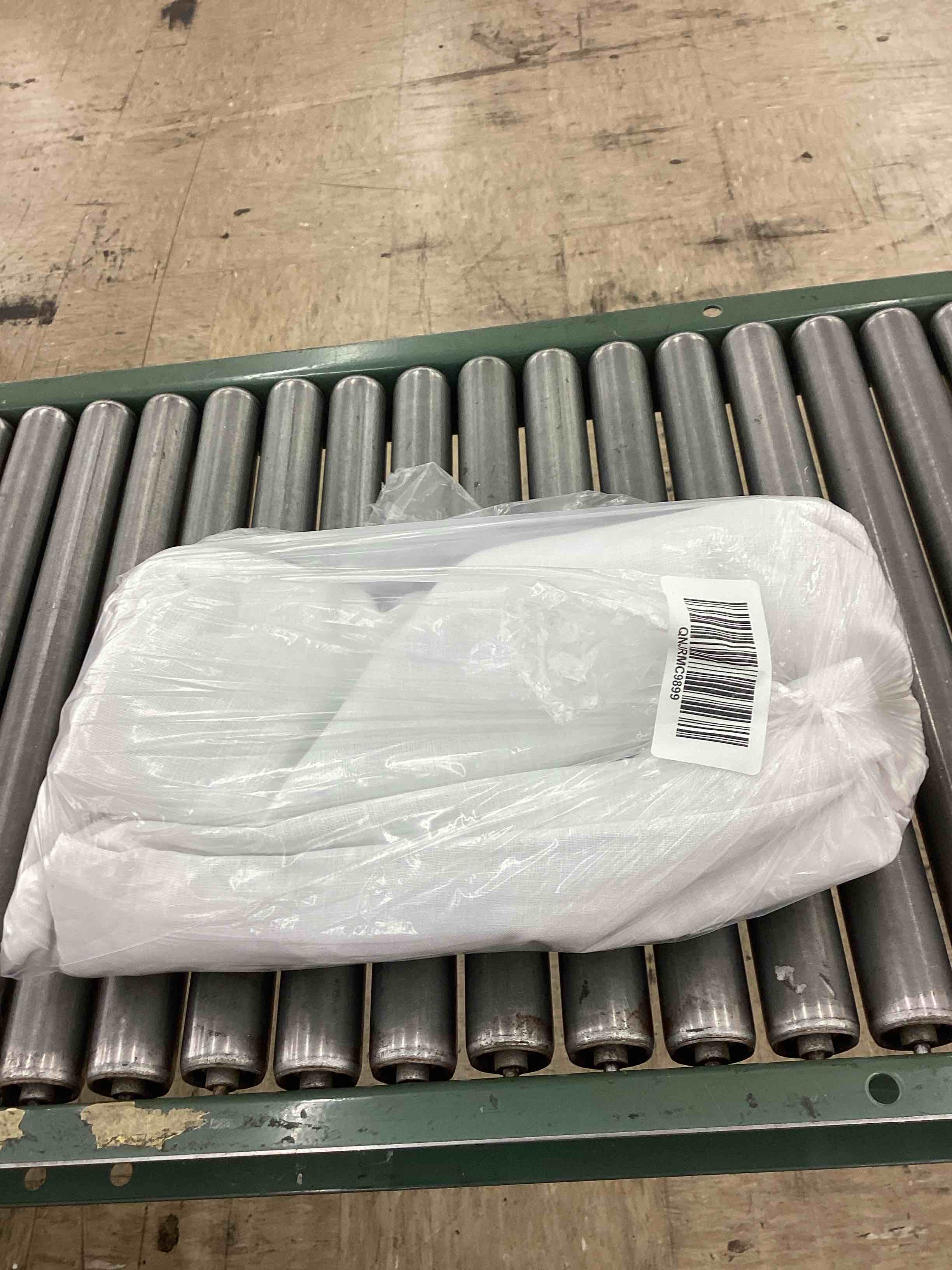 https://s3.amazonaws.com/lotting-images-prod/BoxBids/BXB0600542_1780492576868.jpeg