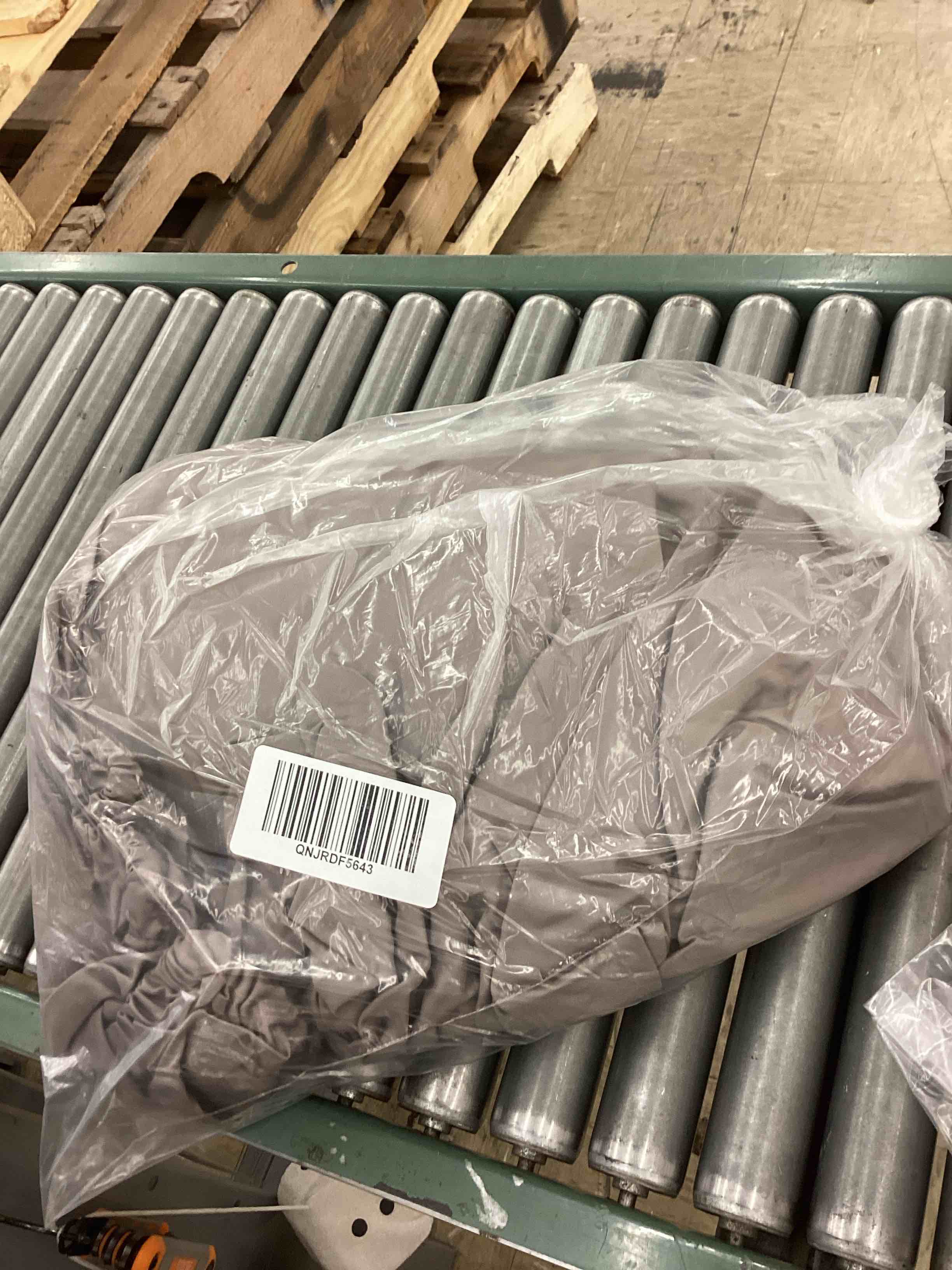 https://s3.amazonaws.com/lotting-images-prod/BoxBids/BXB0600602_1780503309475.jpeg