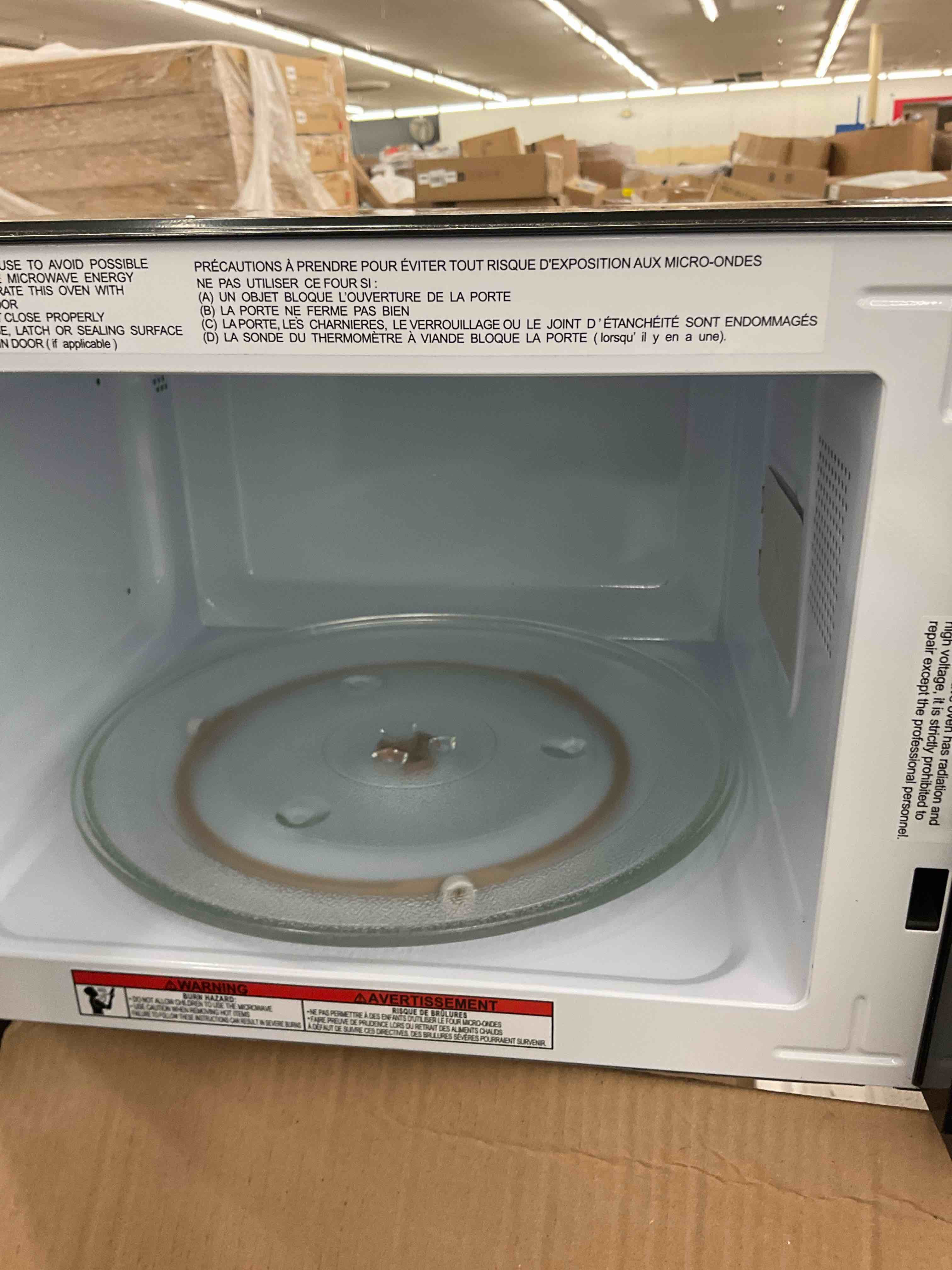 https://s3.amazonaws.com/lotting-images-prod/BoxBids/BXB0600672_1780515368165.jpeg