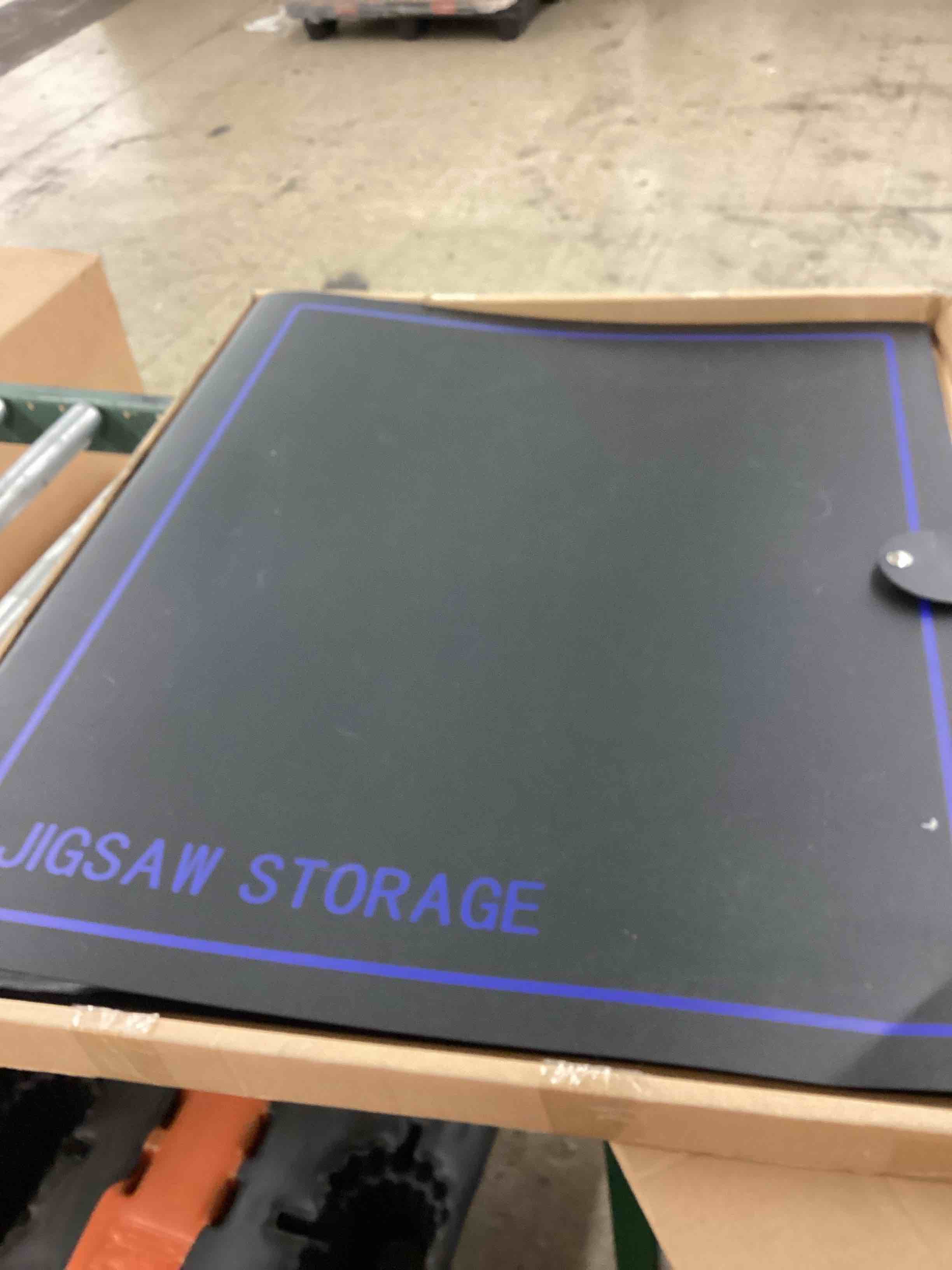 https://s3.amazonaws.com/lotting-images-prod/BoxBids/BXB0600699_1780595939308.jpeg