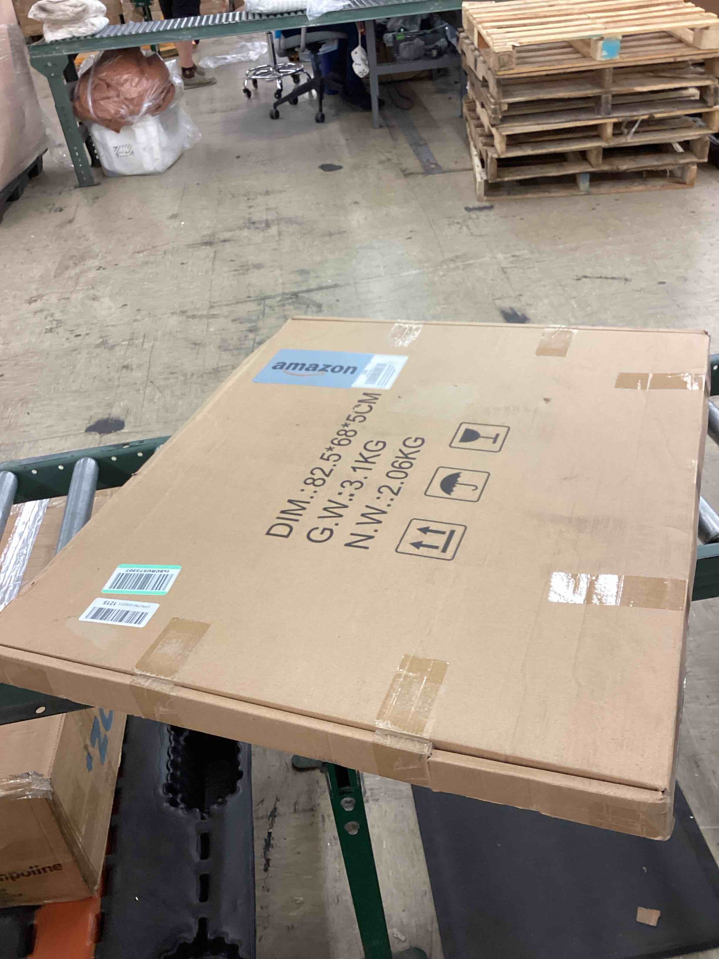 https://s3.amazonaws.com/lotting-images-prod/BoxBids/BXB0600699_1780596116987.jpeg