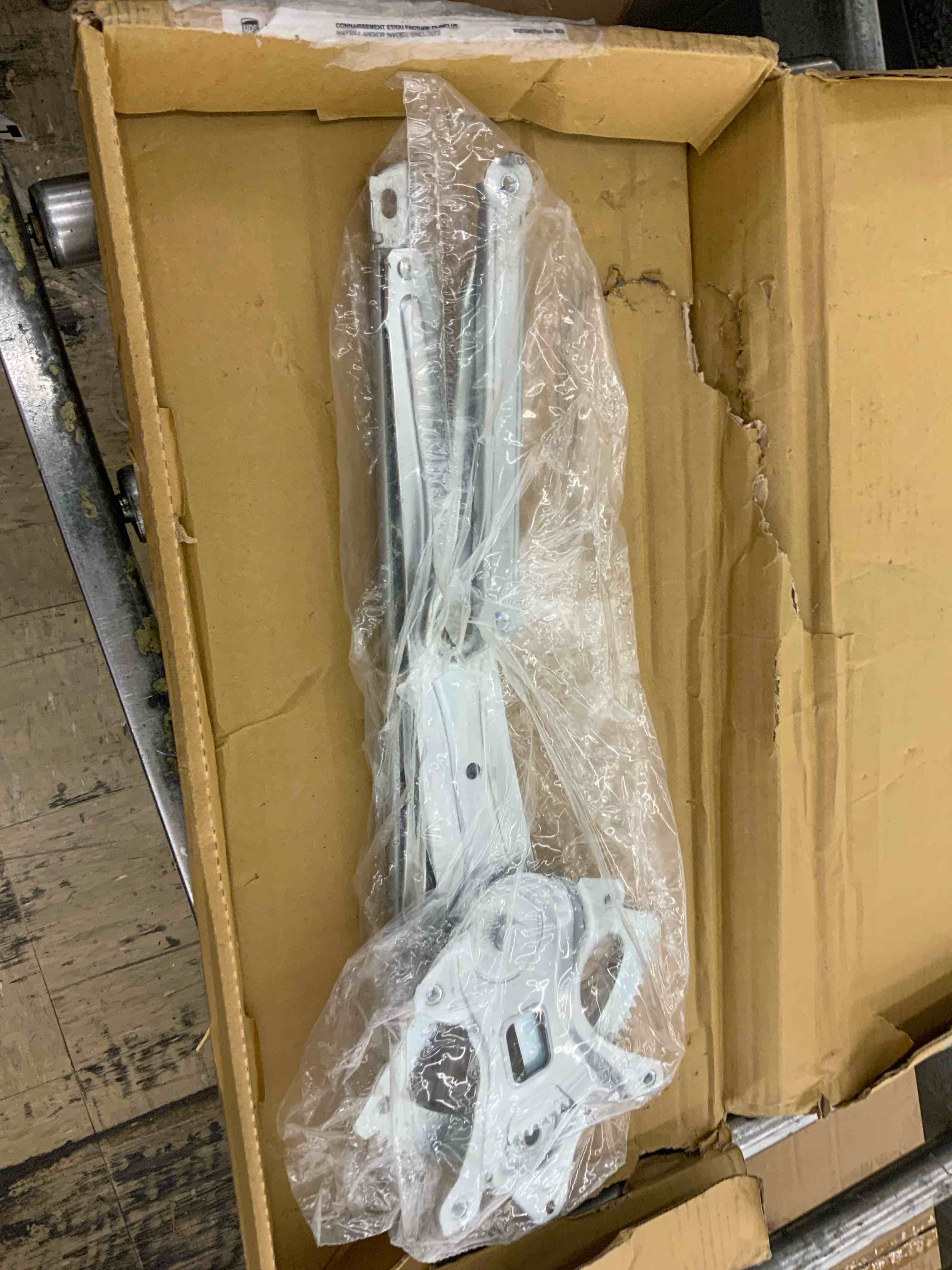 https://s3.amazonaws.com/lotting-images-prod/BoxBids/BXB0600716_1780674635839.jpeg