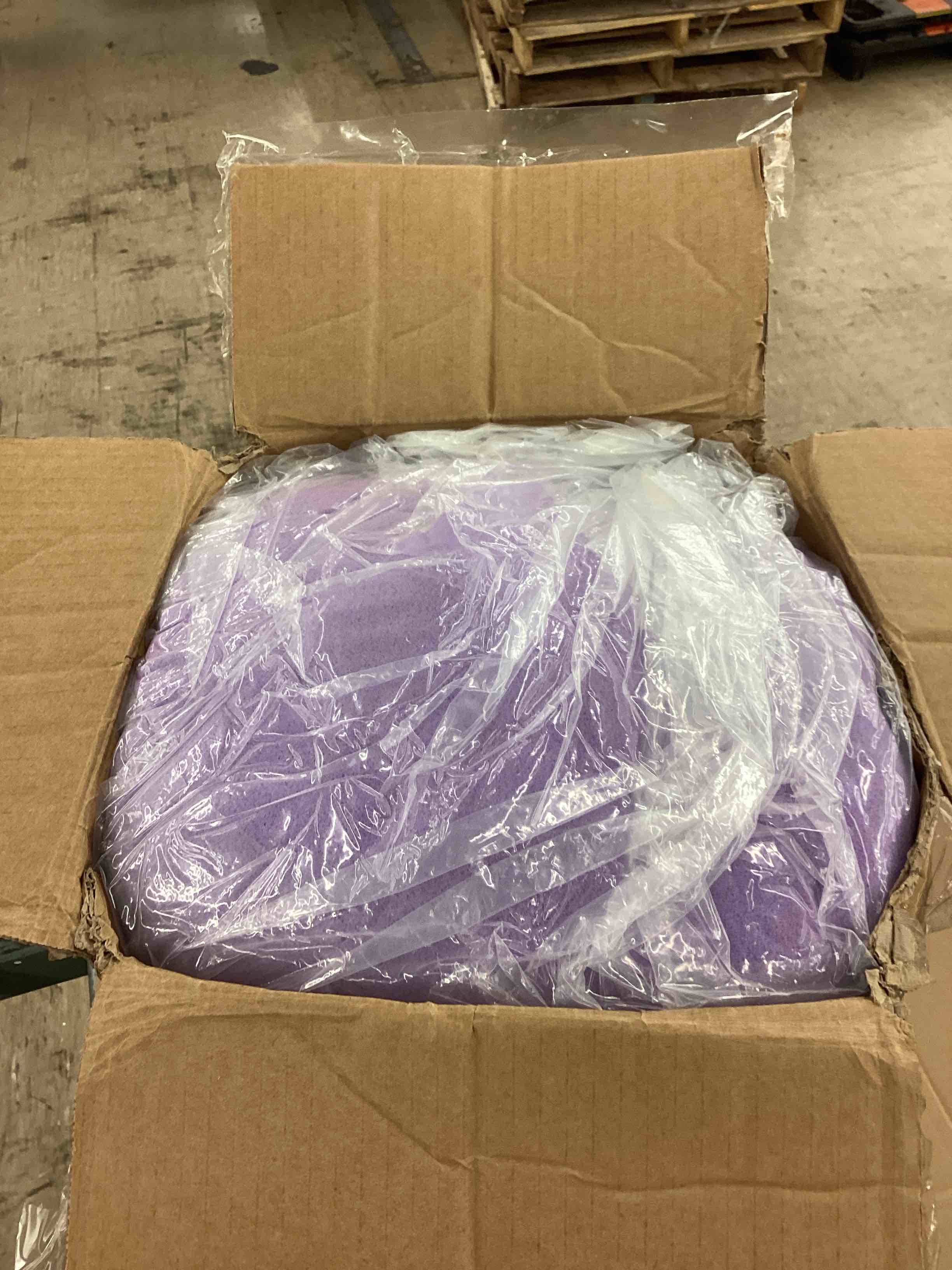 https://s3.amazonaws.com/lotting-images-prod/BoxBids/BXB0600742_1780577686232.jpeg