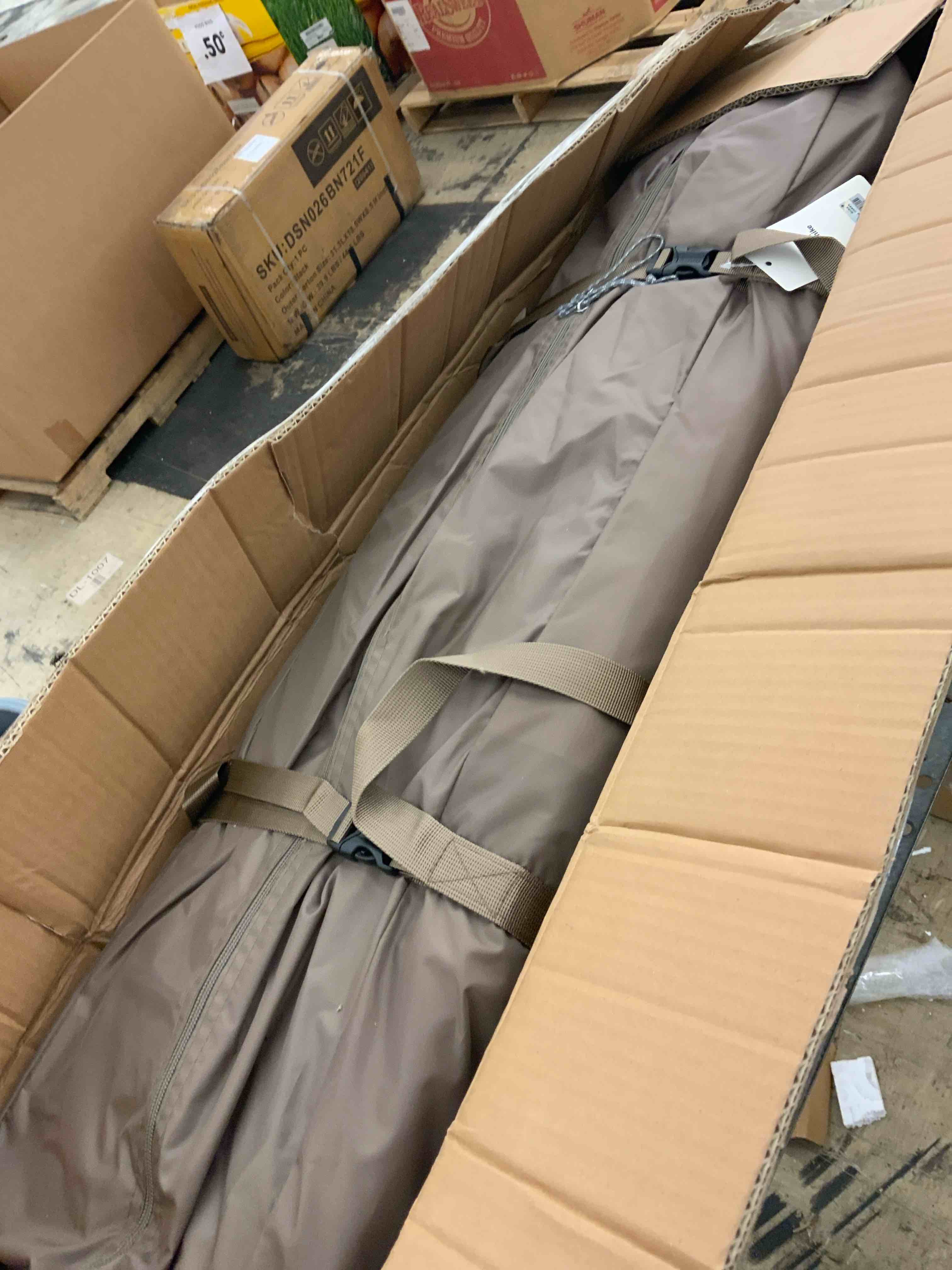 https://s3.amazonaws.com/lotting-images-prod/BoxBids/BXB0600750_1780682585538.jpeg