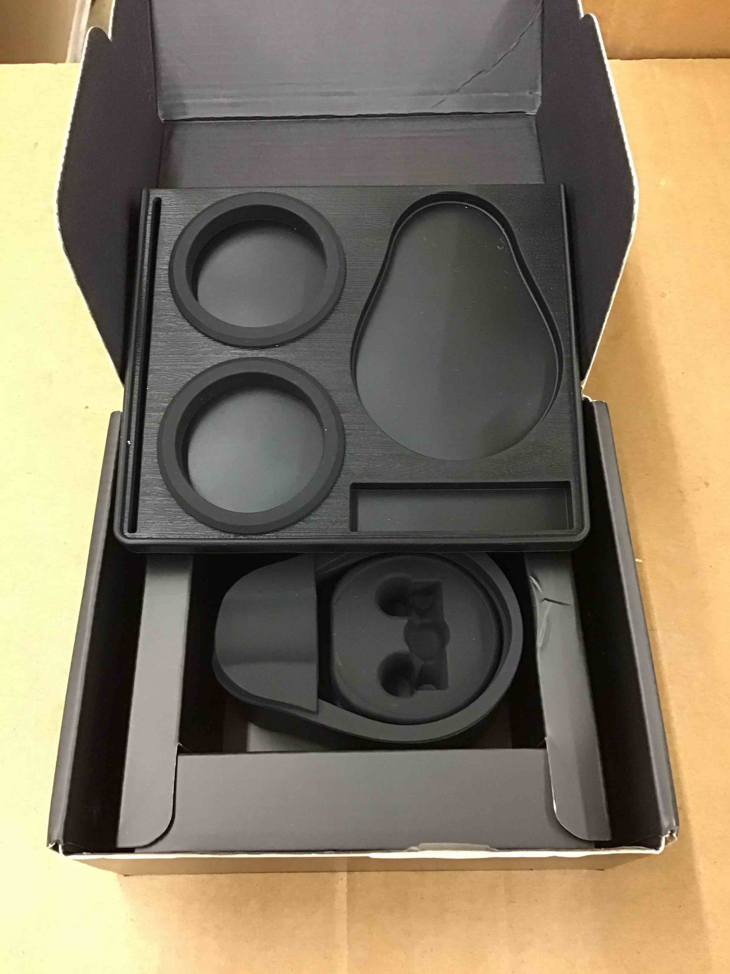 https://s3.amazonaws.com/lotting-images-prod/BoxBids/BXB0600950_1780687780509.jpeg